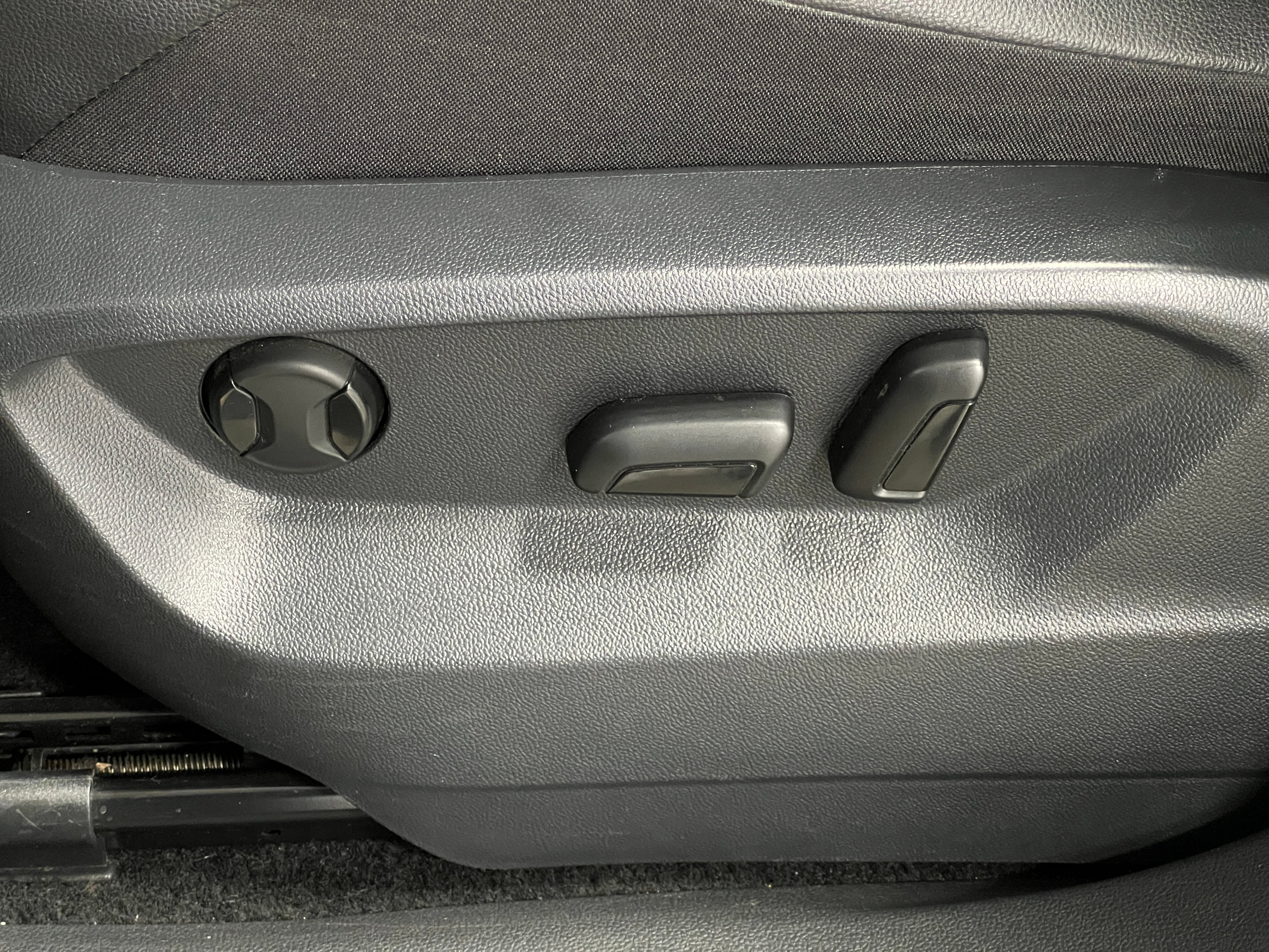 3VV3B7AX1MM023982