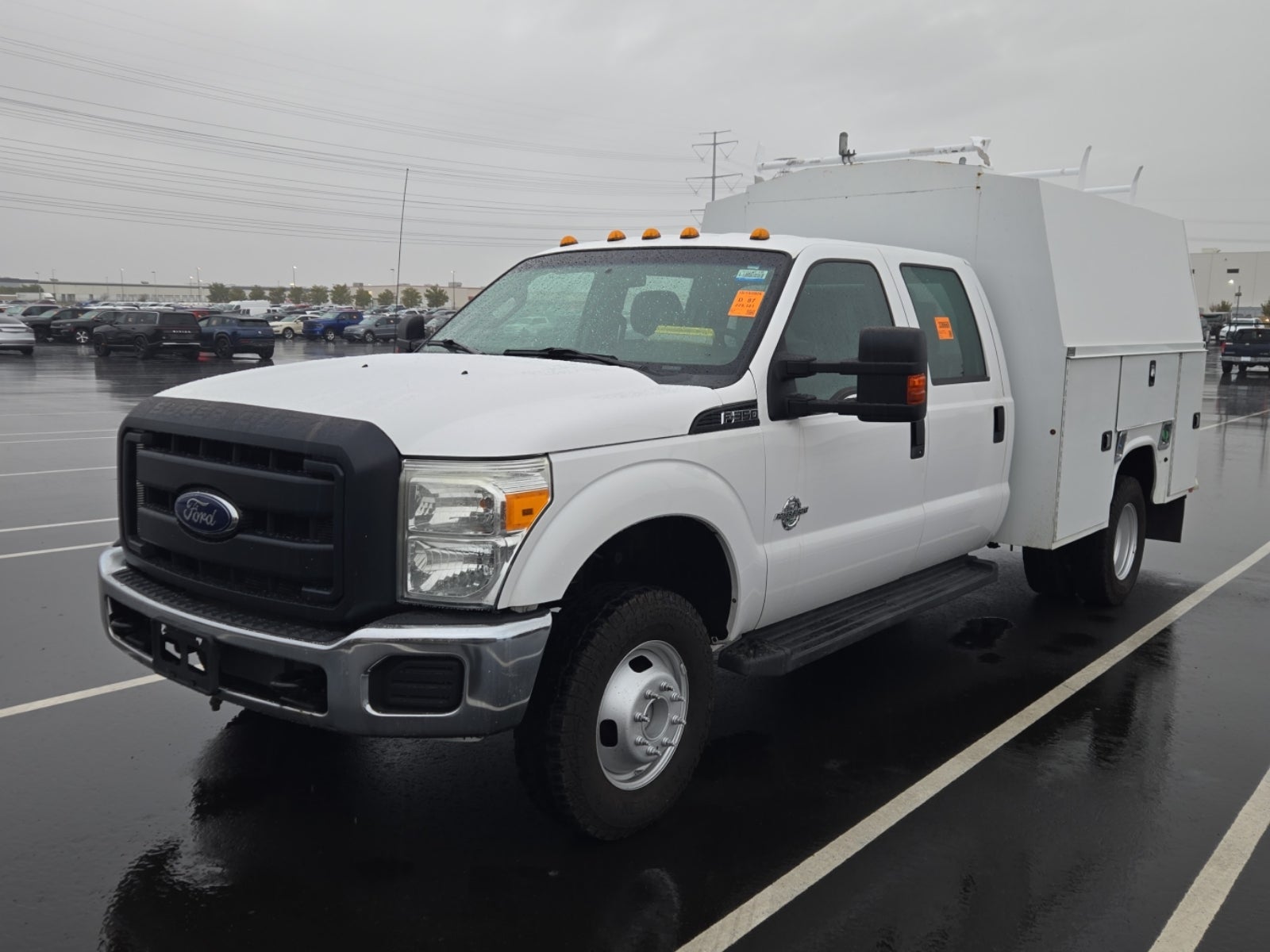 2016 Ford F-350 Chassis 4WD Crew Cab 176" WB 60" Ca XL