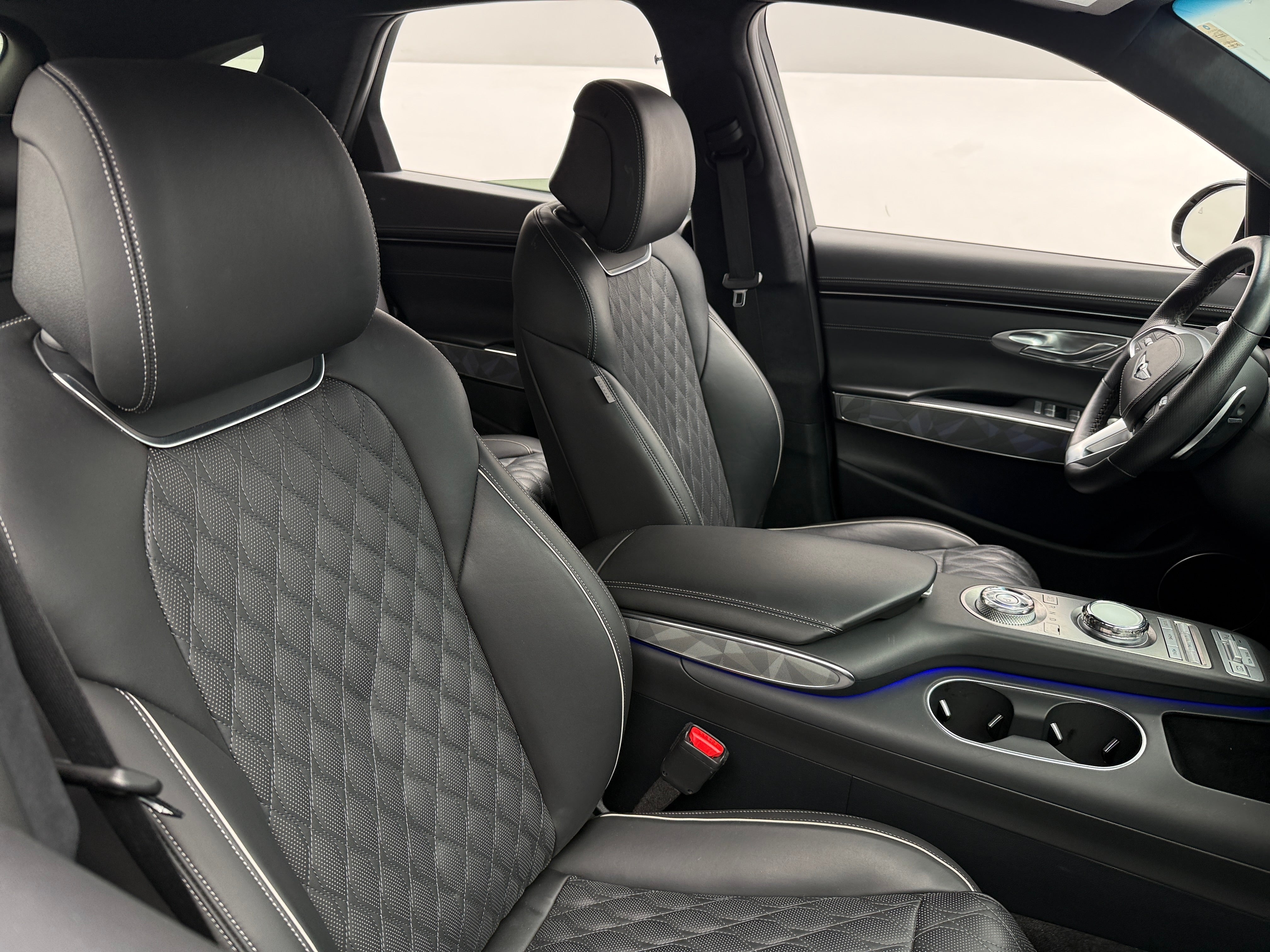 2025 GENESIS GV70