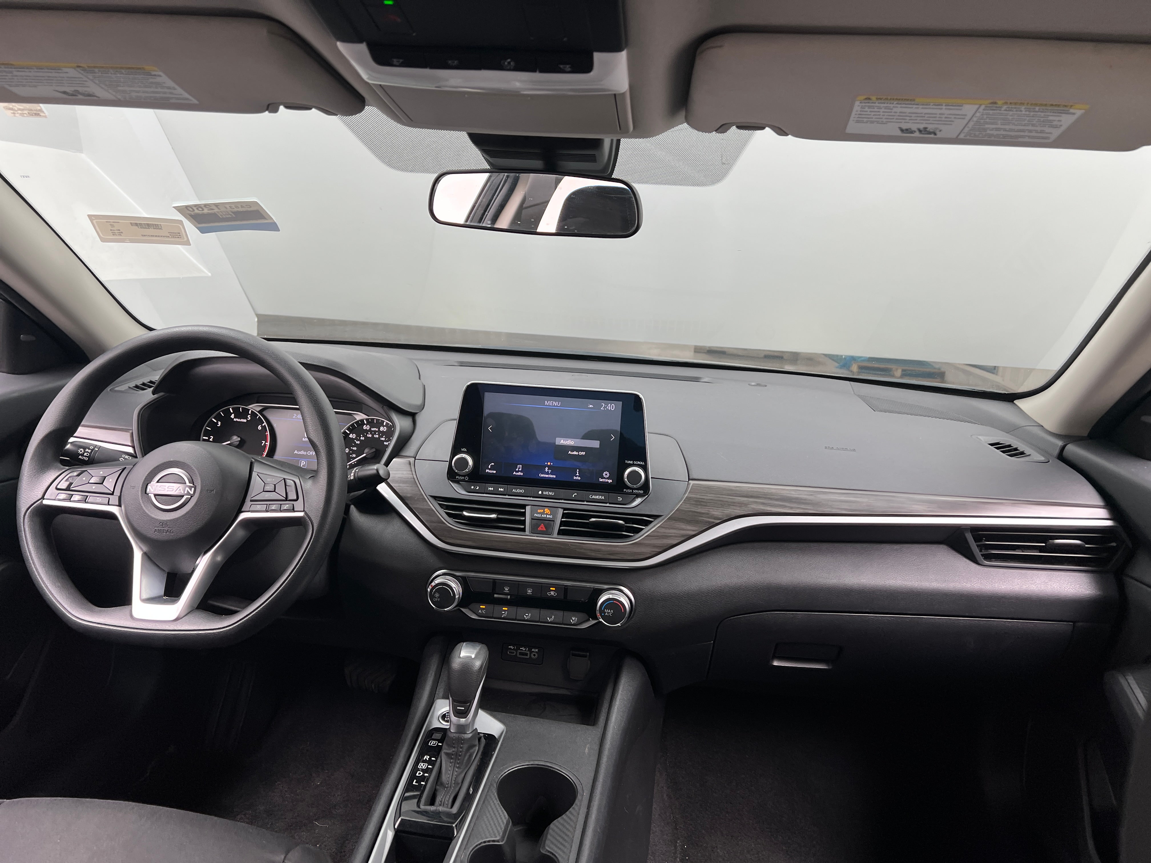 2025 Nissan Altima SV - Photo 9