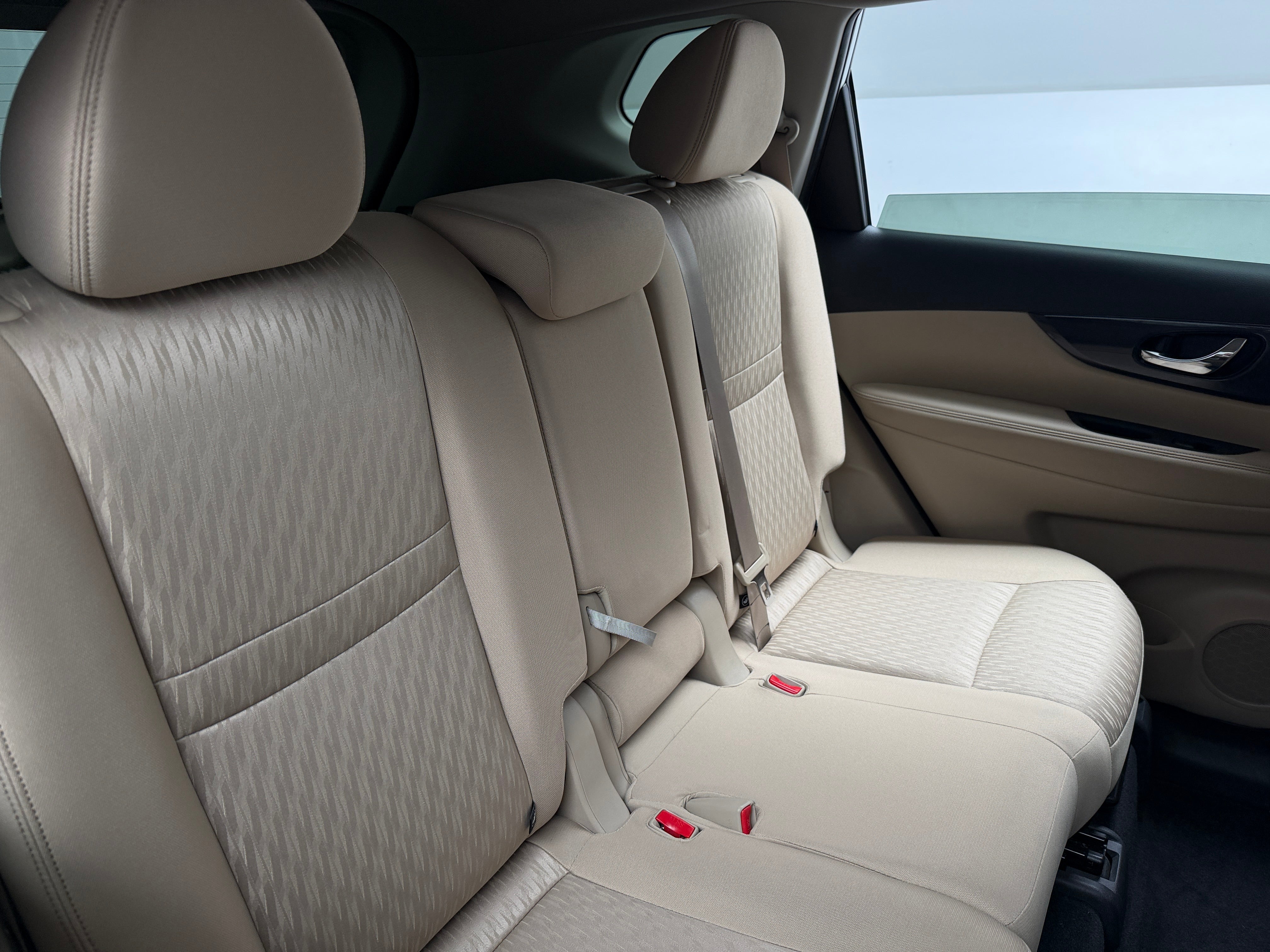 2018 Nissan Rogue SV - Photo 4