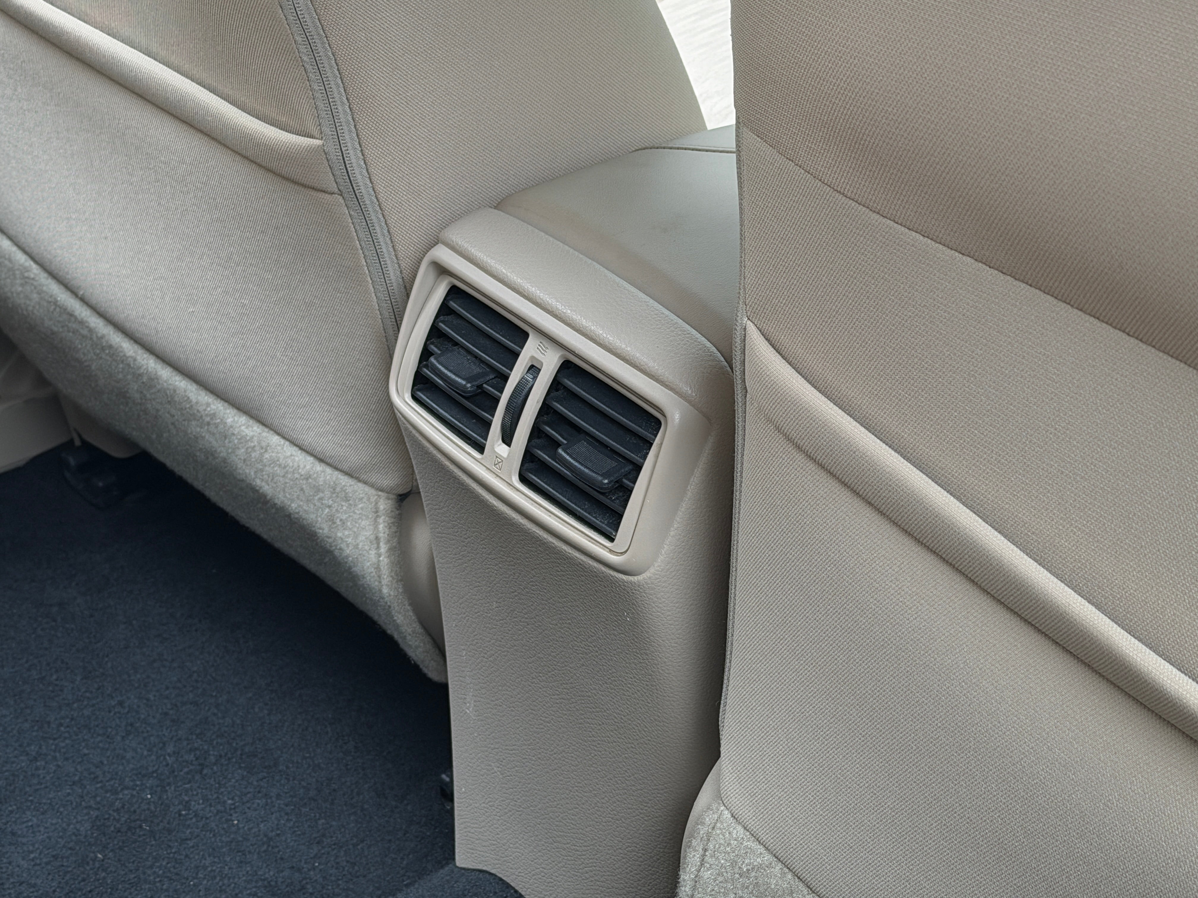 2018 Nissan Rogue SV - Photo 5