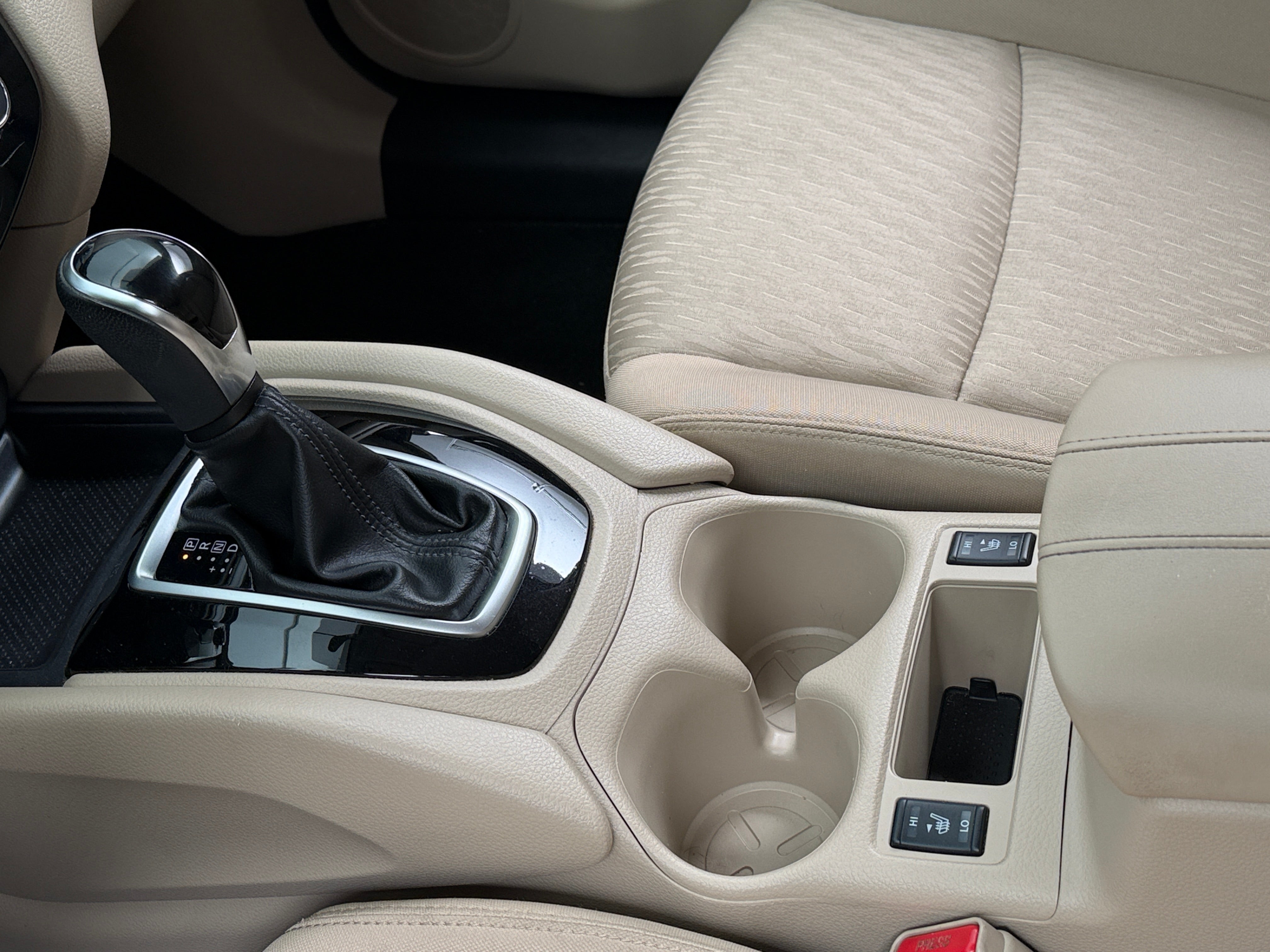2018 Nissan Rogue SV - Photo 7