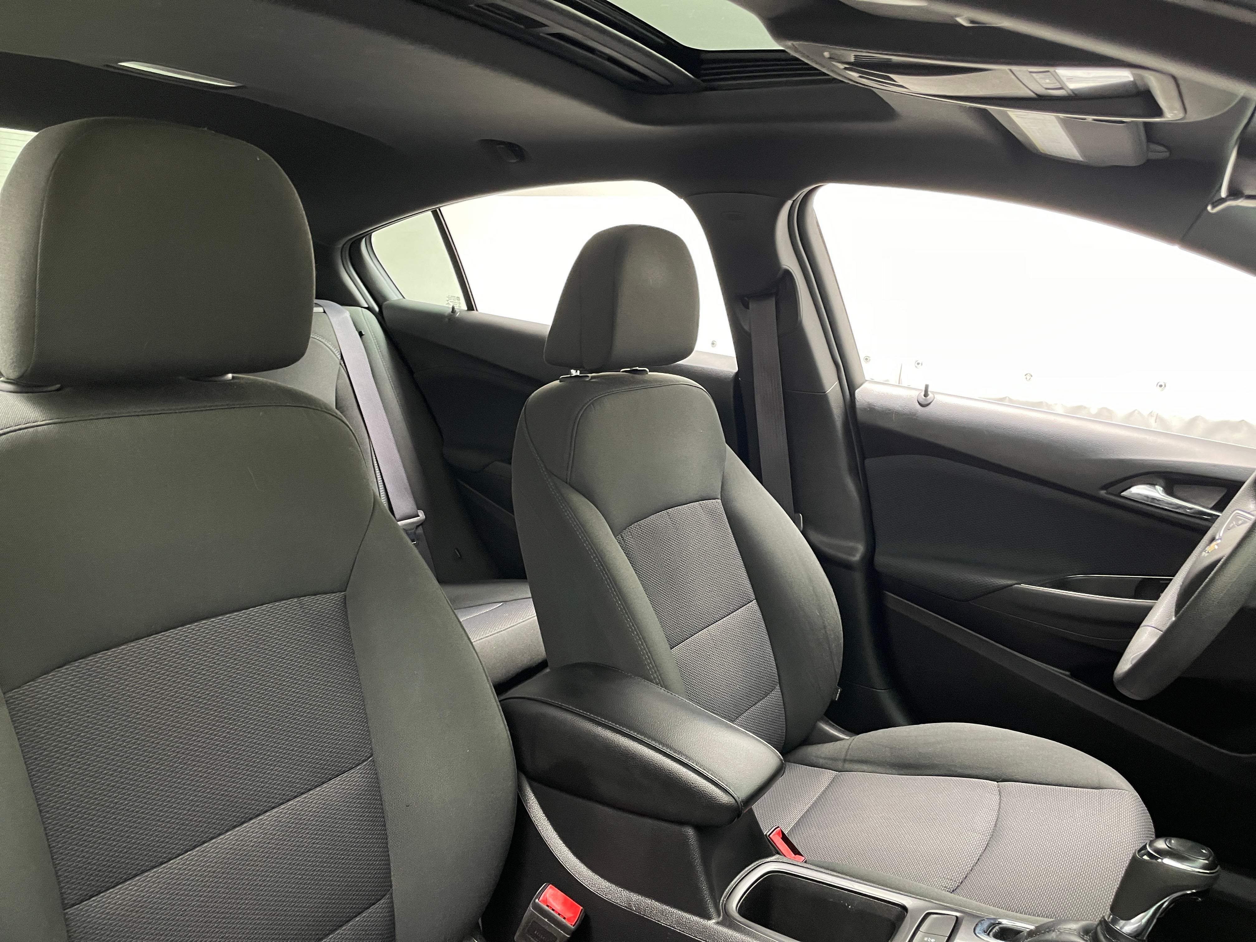 Used 2016 Chevrolet Cruze LT with VIN 1G1BE5SM9G7302954 for sale in Pewaukee, WI