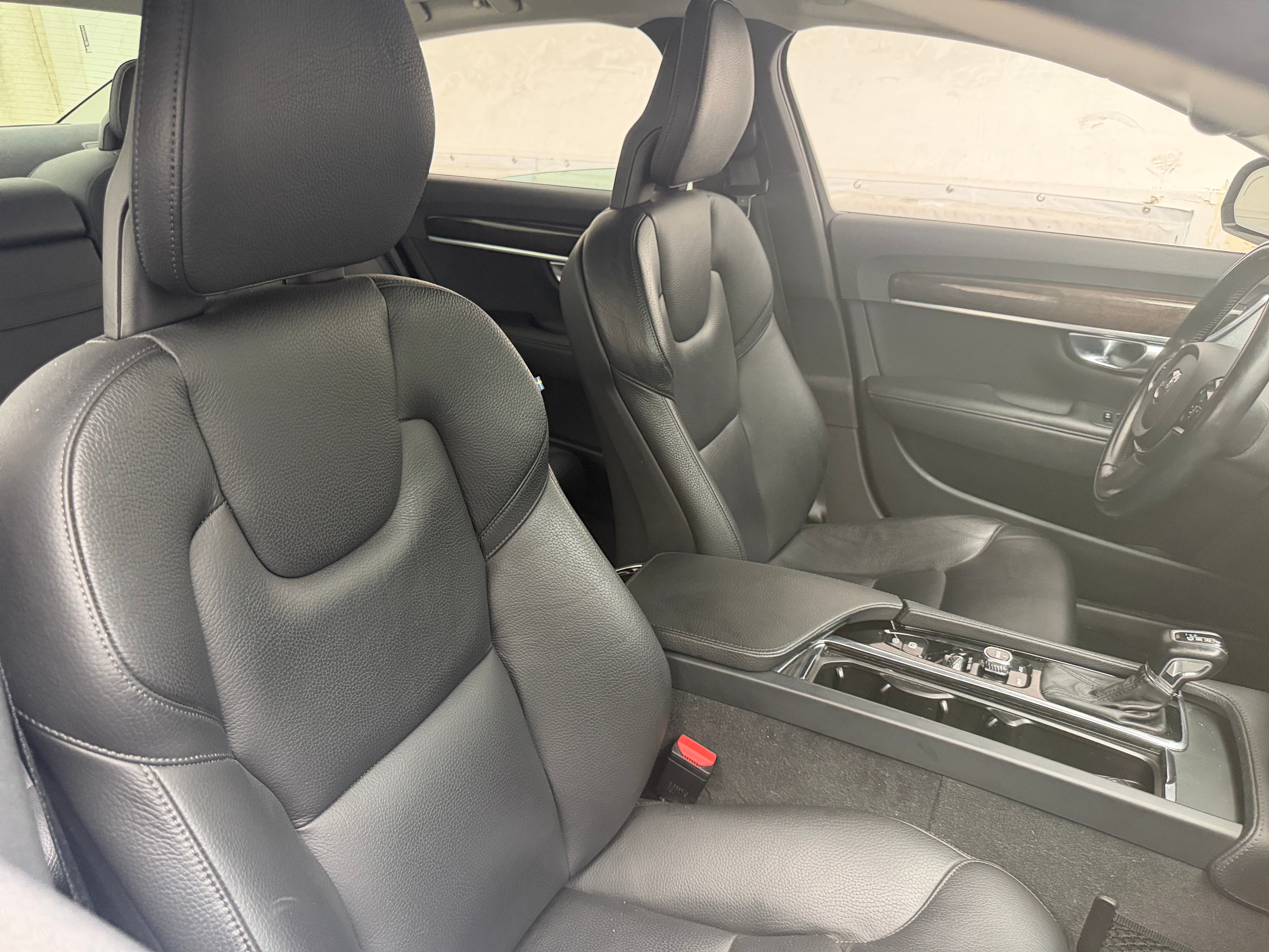 2017 Volvo S90