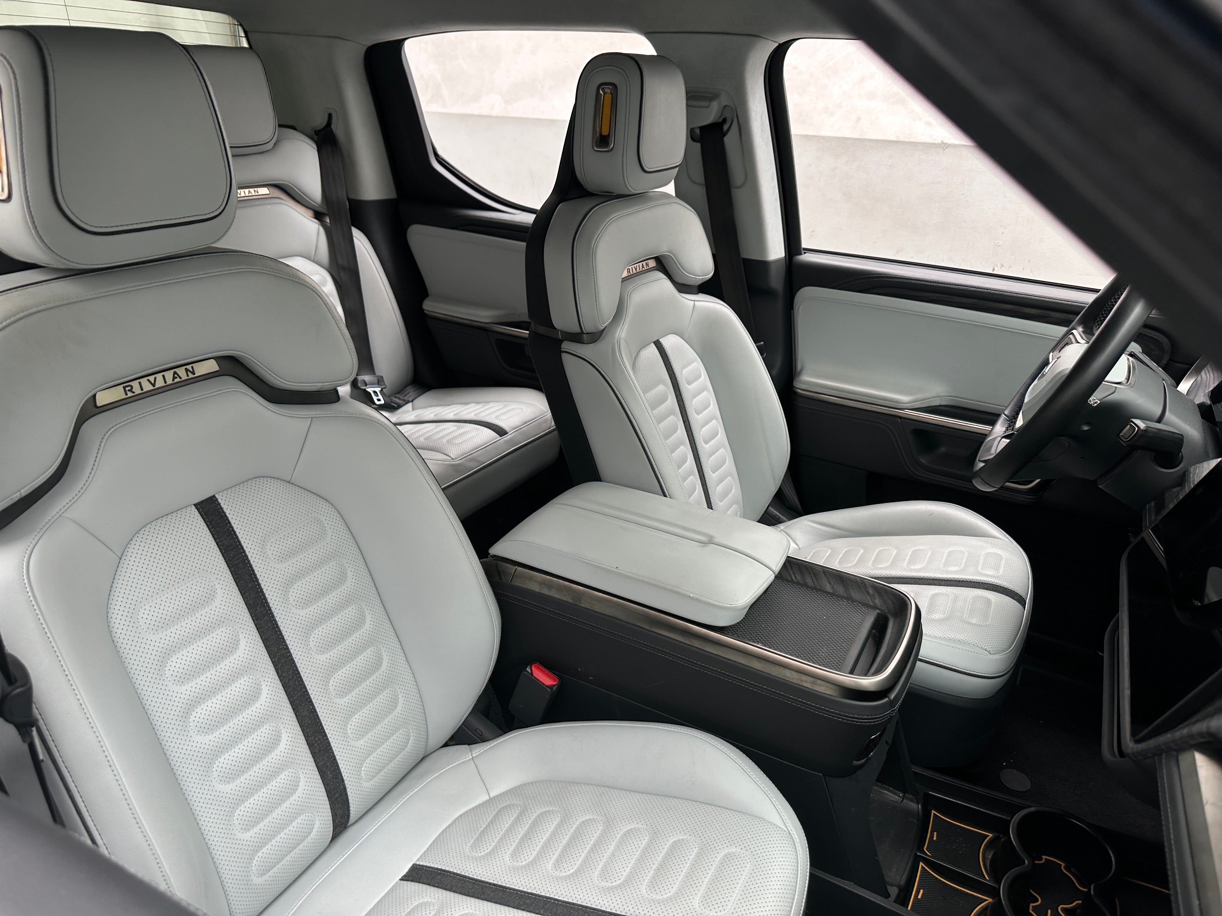 Used 2022 Rivian R1T Adventure with VIN 7FCTGAAA5NN013269 for sale in Oak Creek, WI
