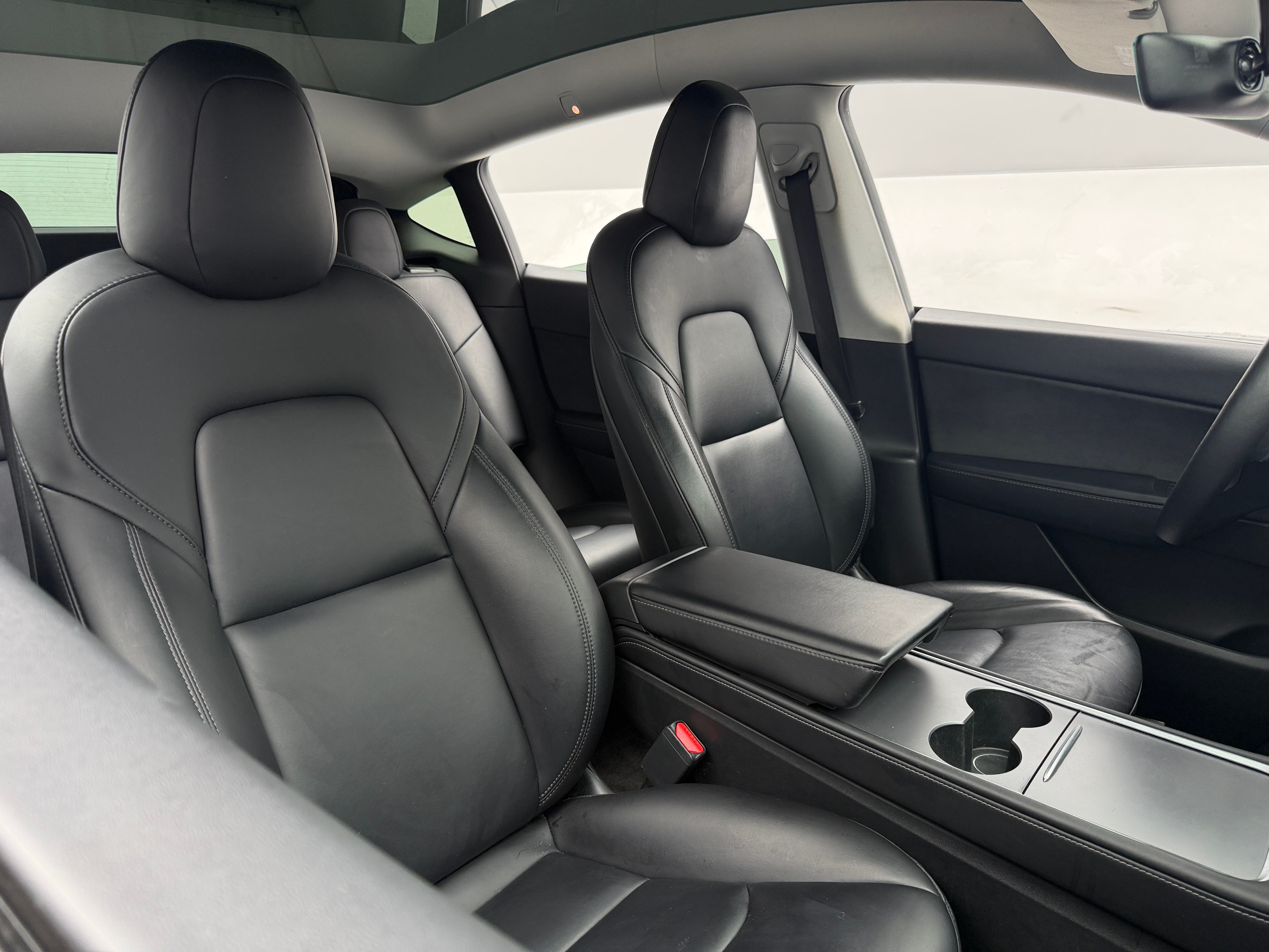 Used 2021 Tesla Model Y Long Range with VIN 5YJYGDEE9MF265632 for sale in Auburn, WA