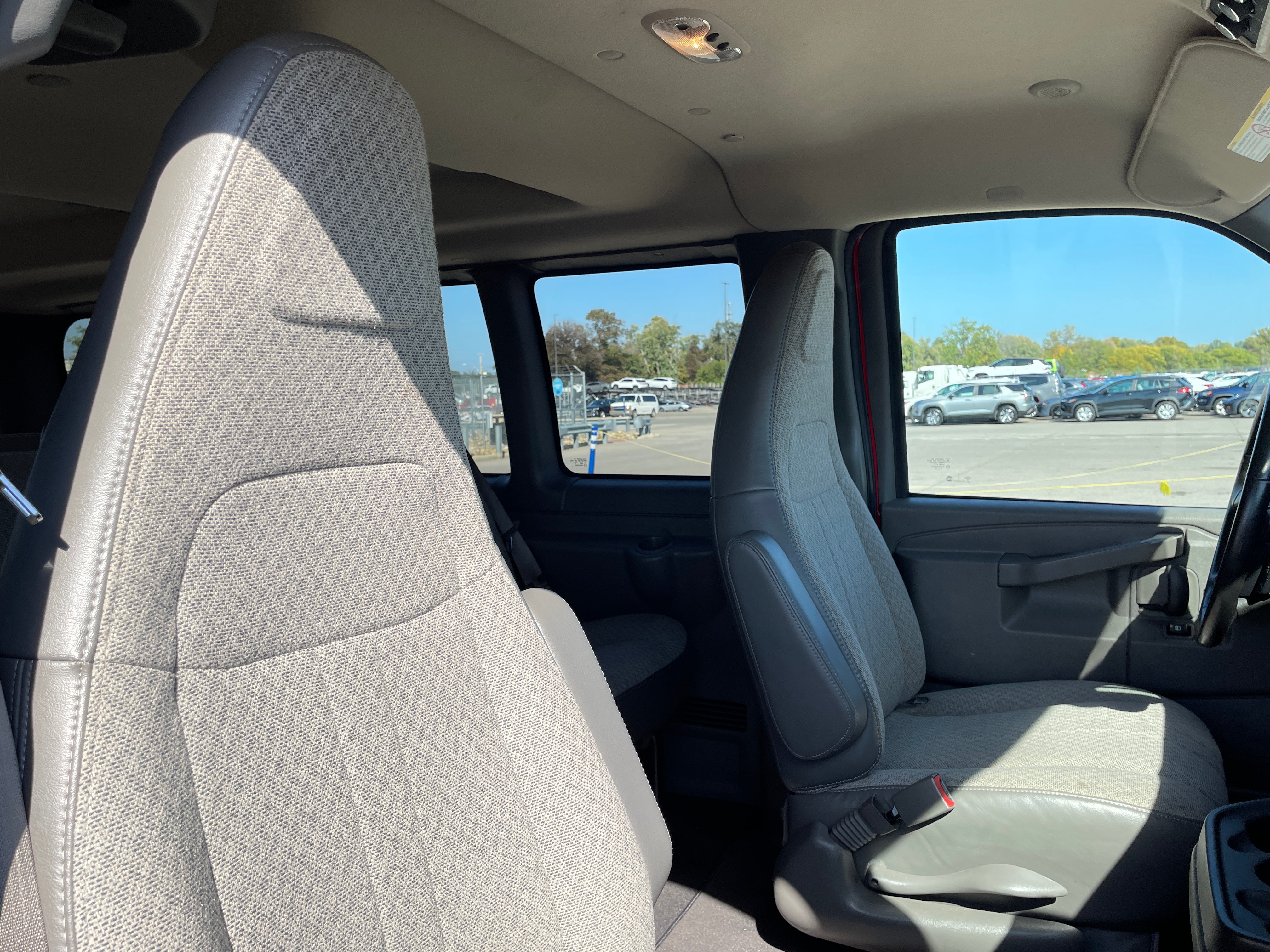 2022 Chevrolet Express Passenger