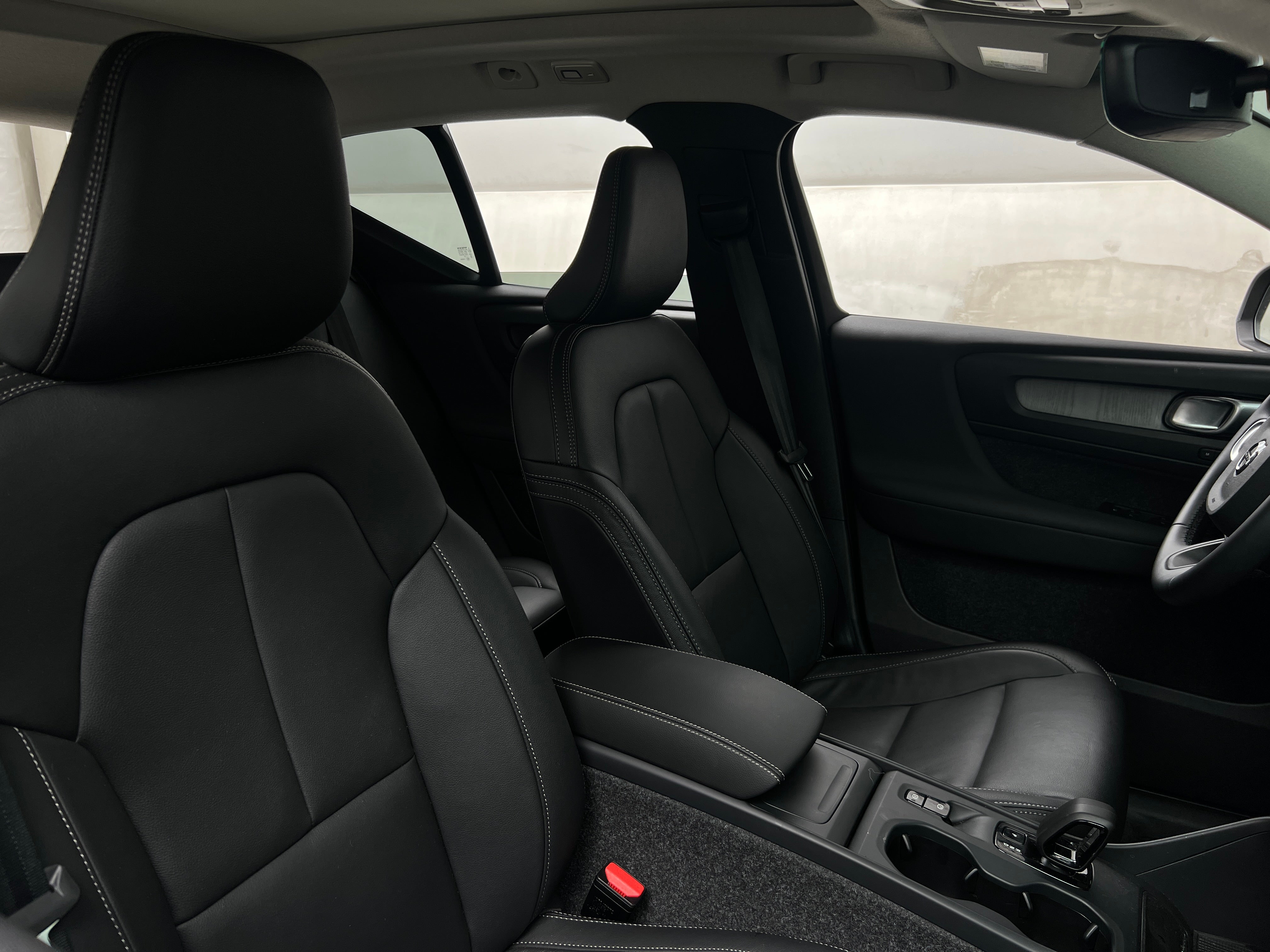 2025 Volvo XC40