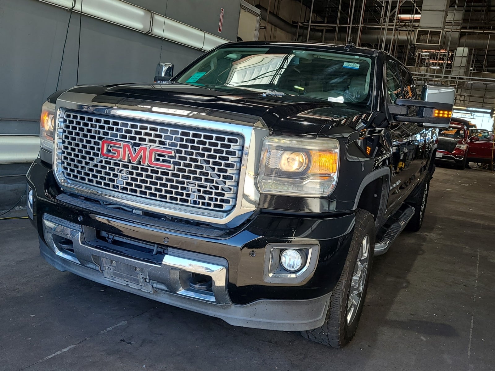2015 GMC Sierra 2500HD 4WD Crew Cab 153.7" Denali