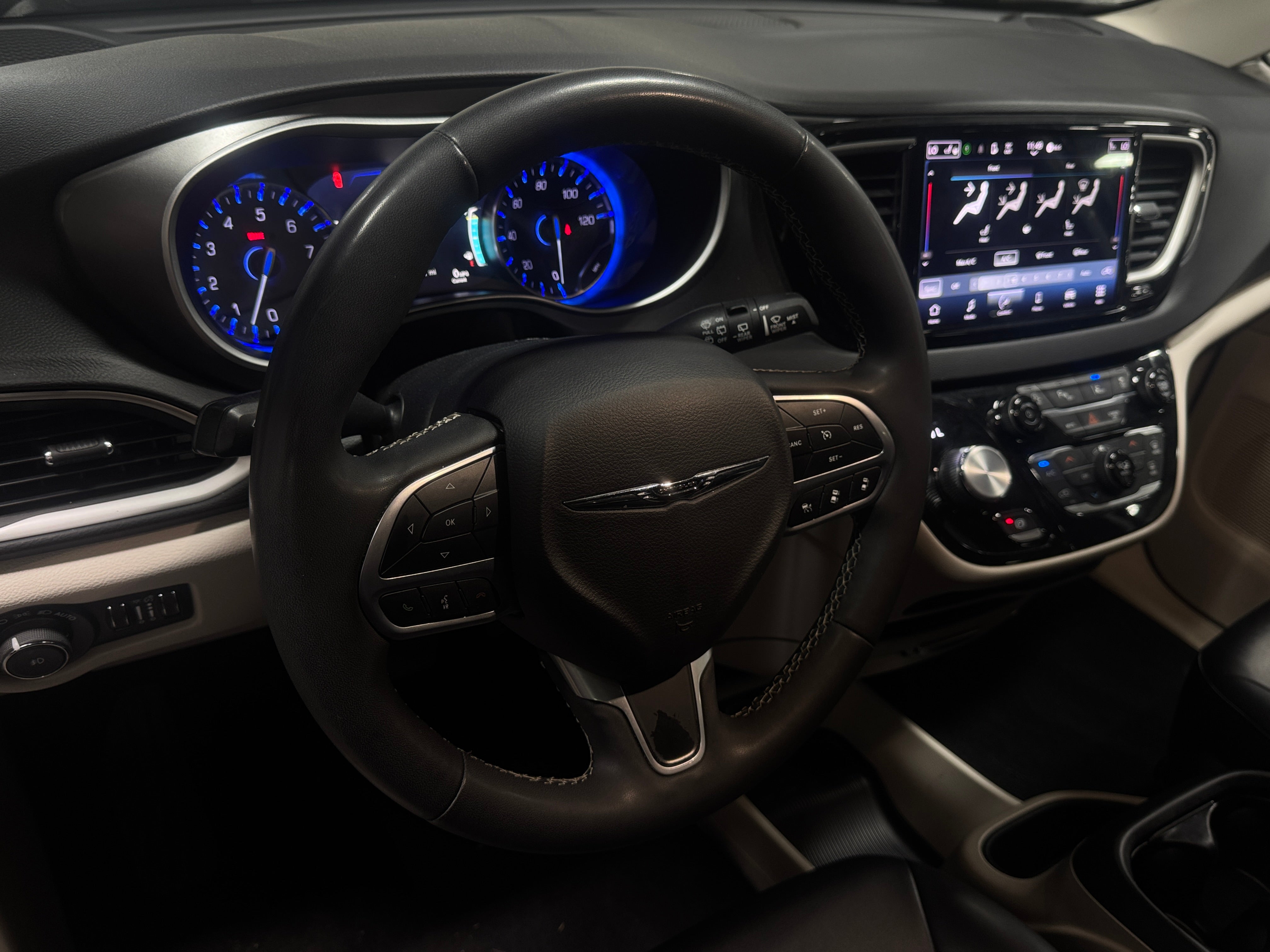 2024 Chrysler Pacifica Touring L