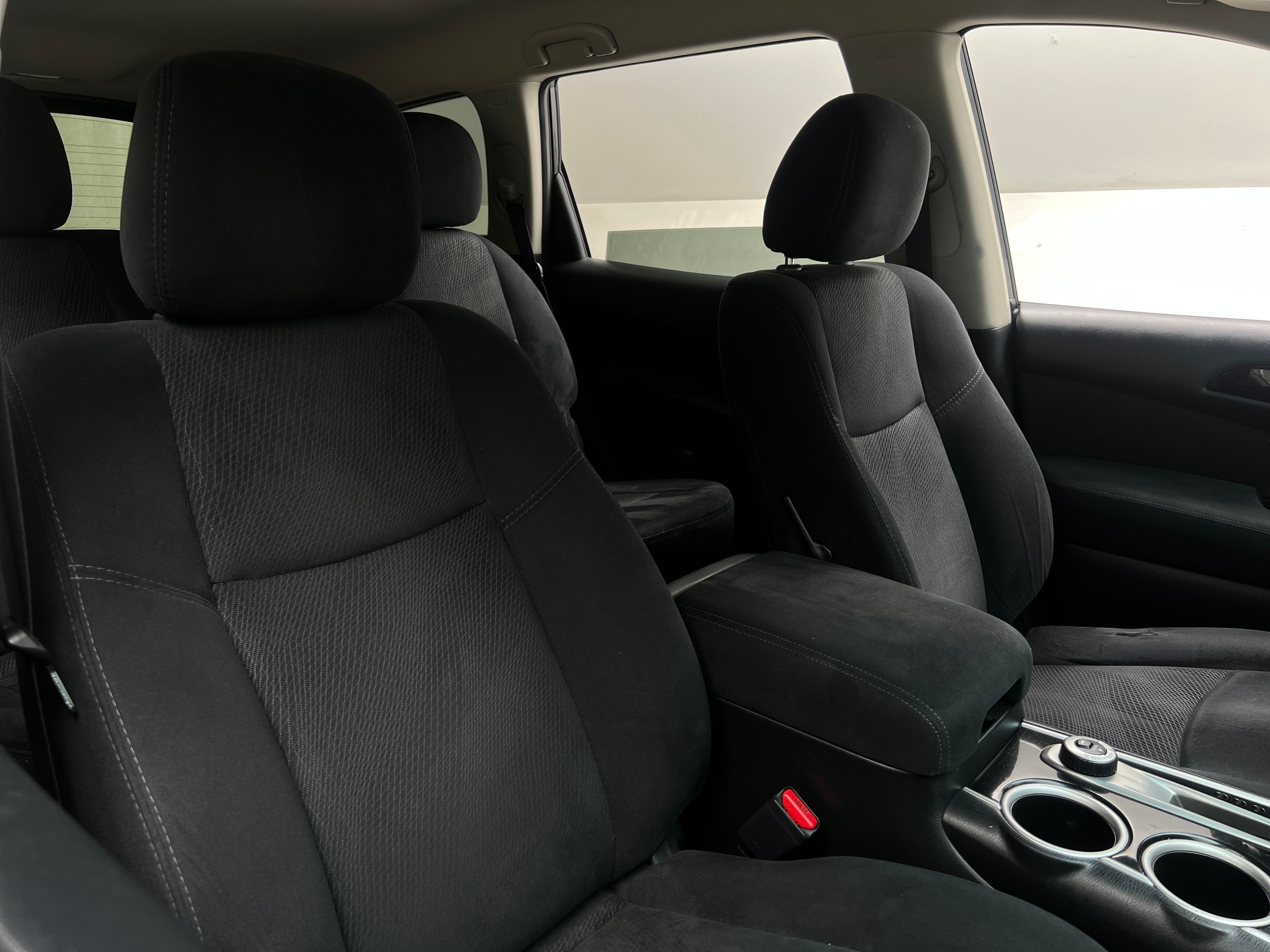 2015 Nissan Pathfinder SV