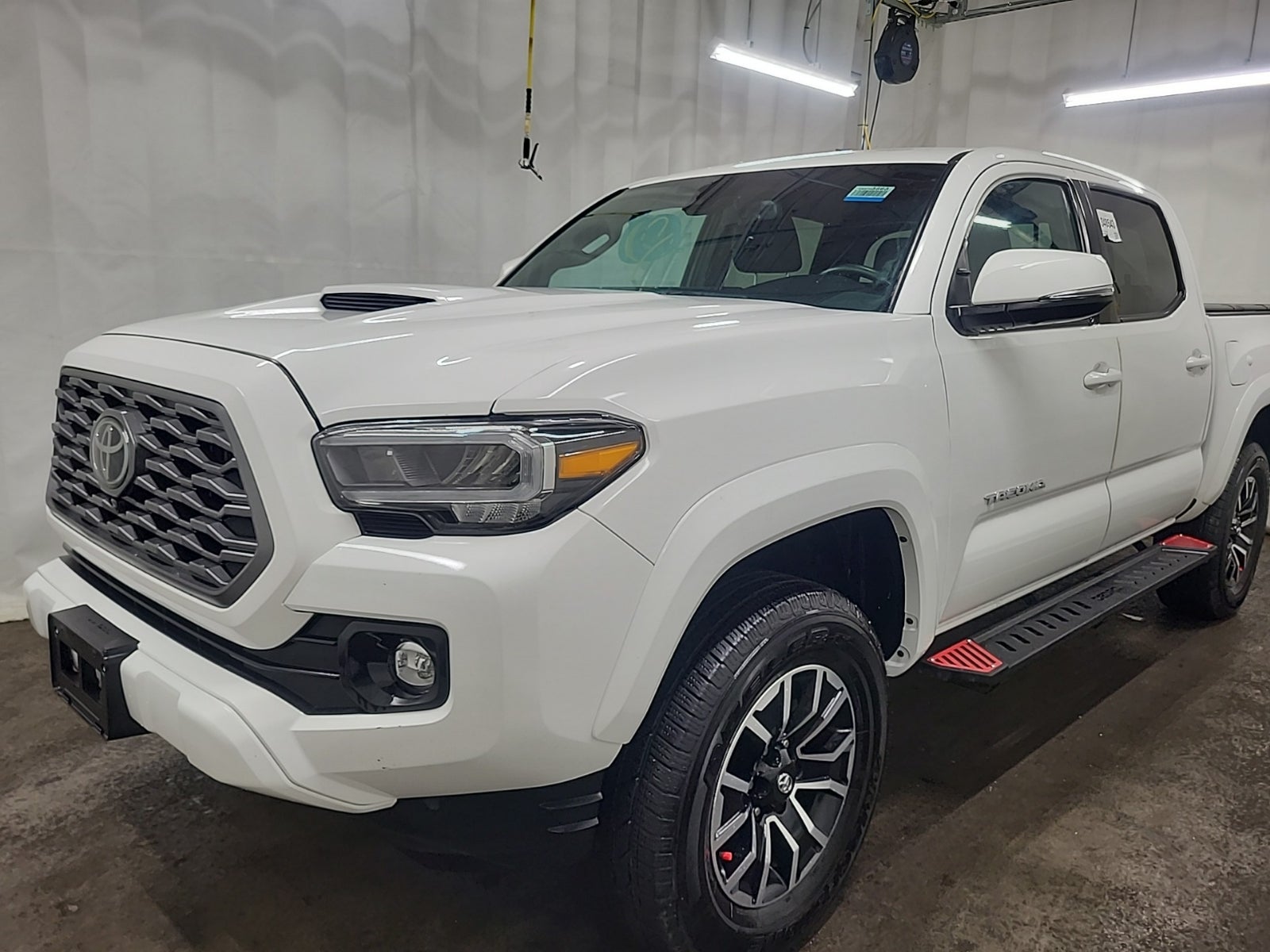 2023 Toyota Tacoma TRD Sport Double Cab 5' Bed V6 At