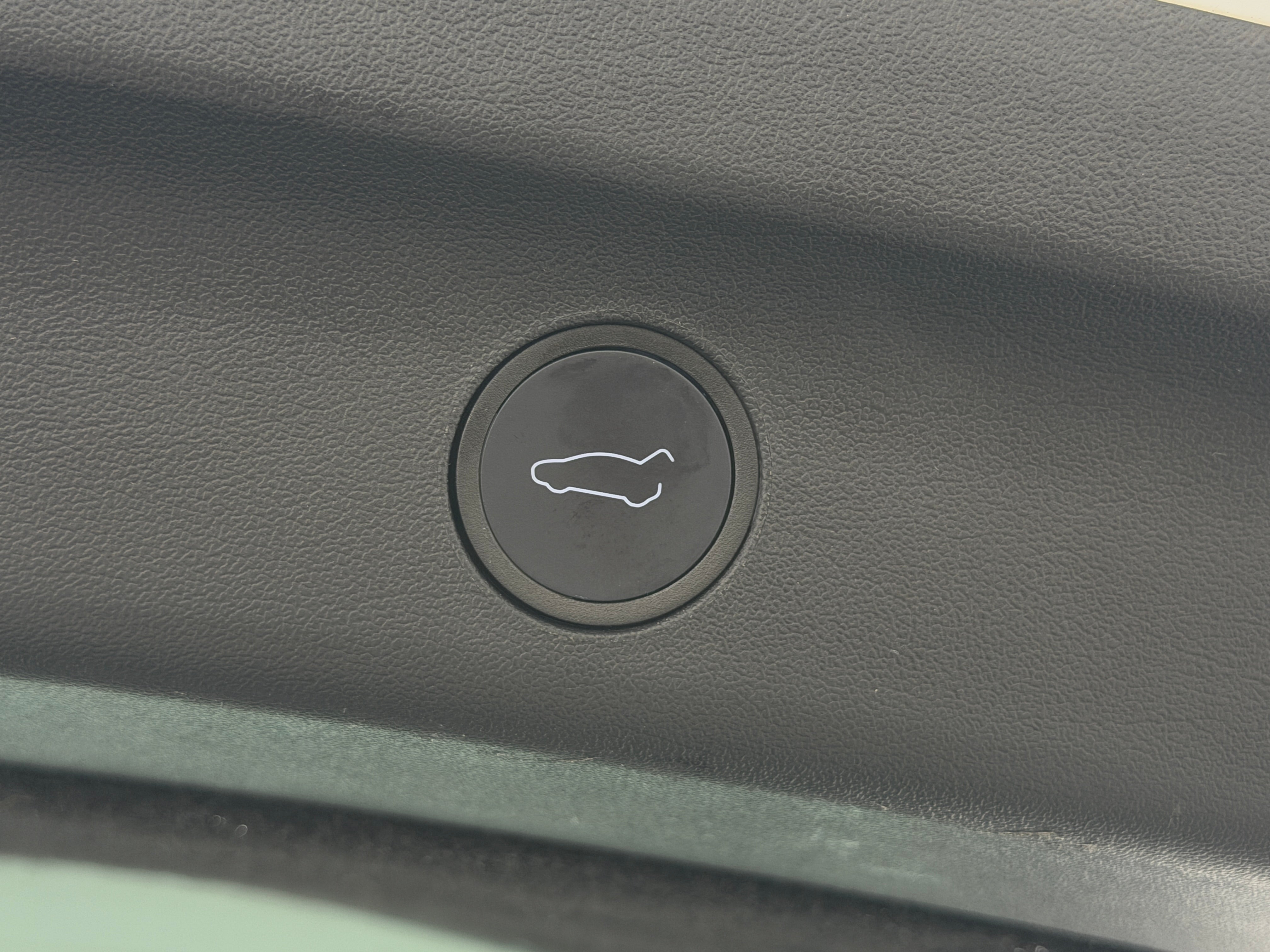Used 2022 Tesla Model Y Long Range with VIN 7SAYGAEE6NF508591 for sale in Oak Creek, WI