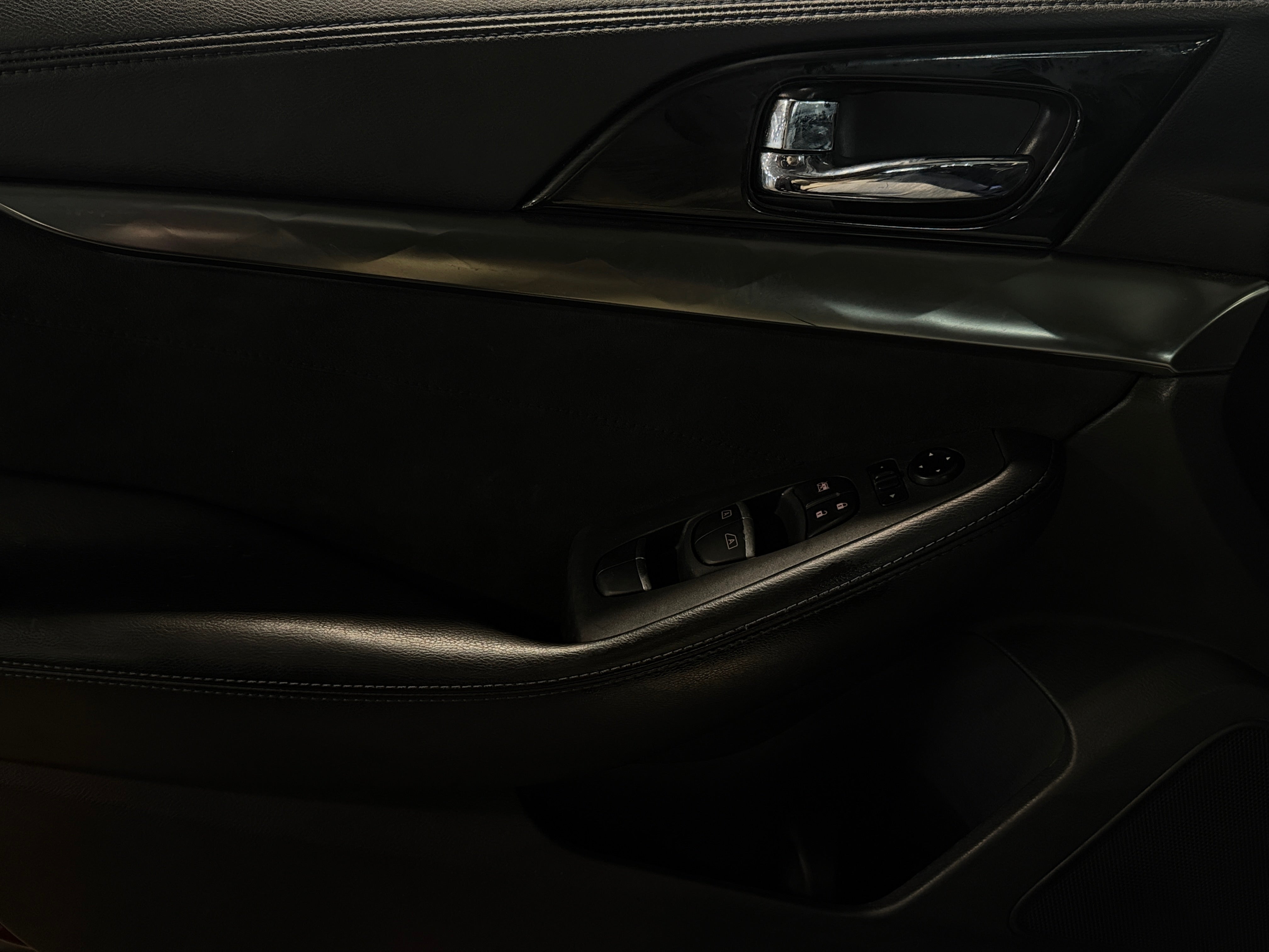 2016 Nissan Maxima SR