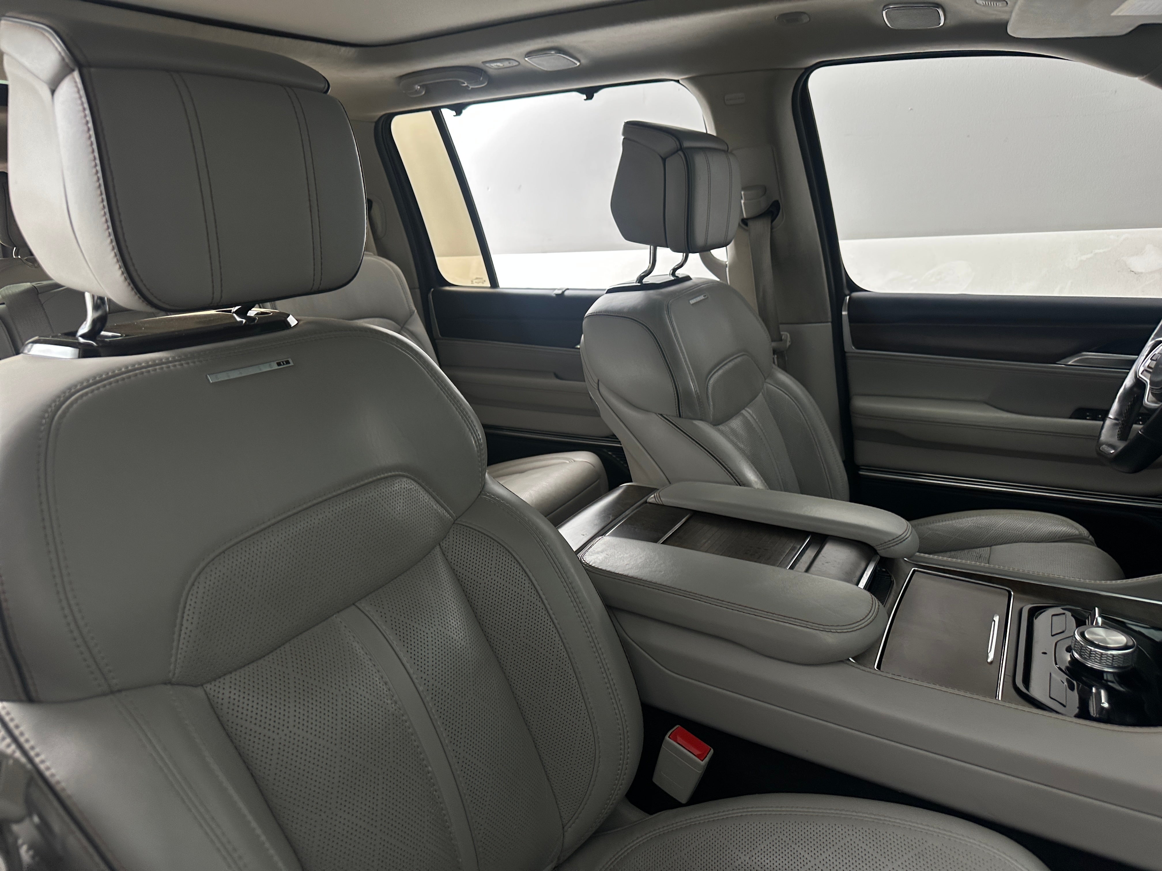 2022 Jeep Grand Wagoneer