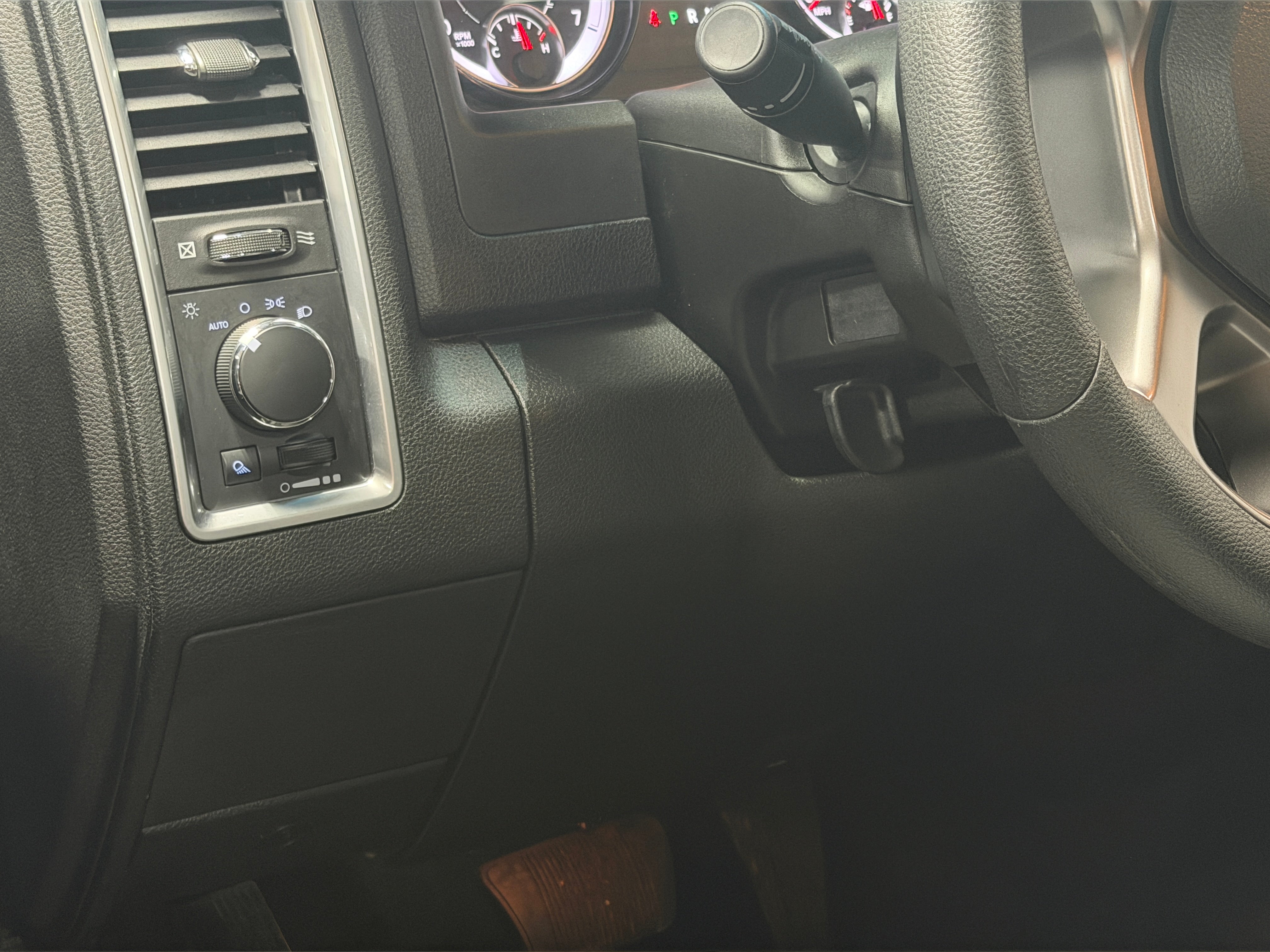 2024 RAM 1500 Classic SLT
