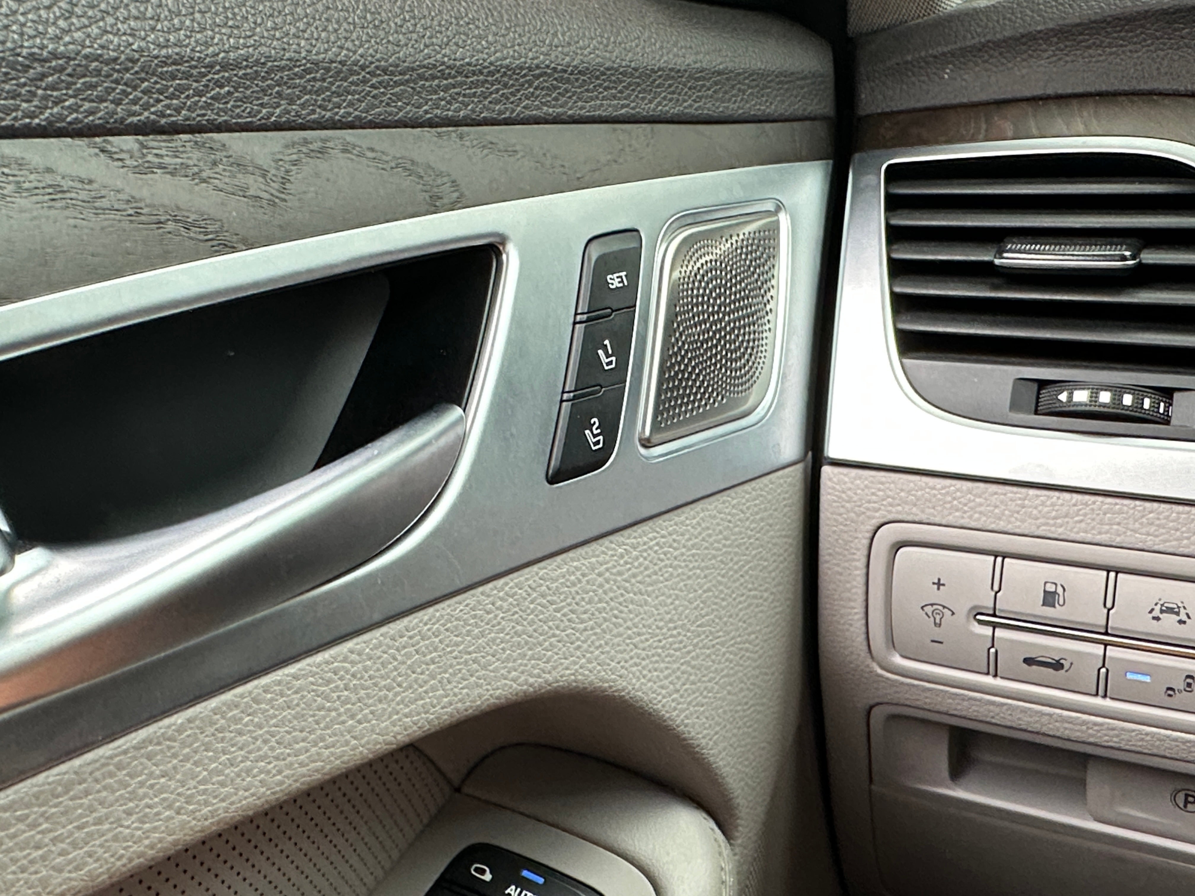 2019 GENESIS G80 Base - Photo 12