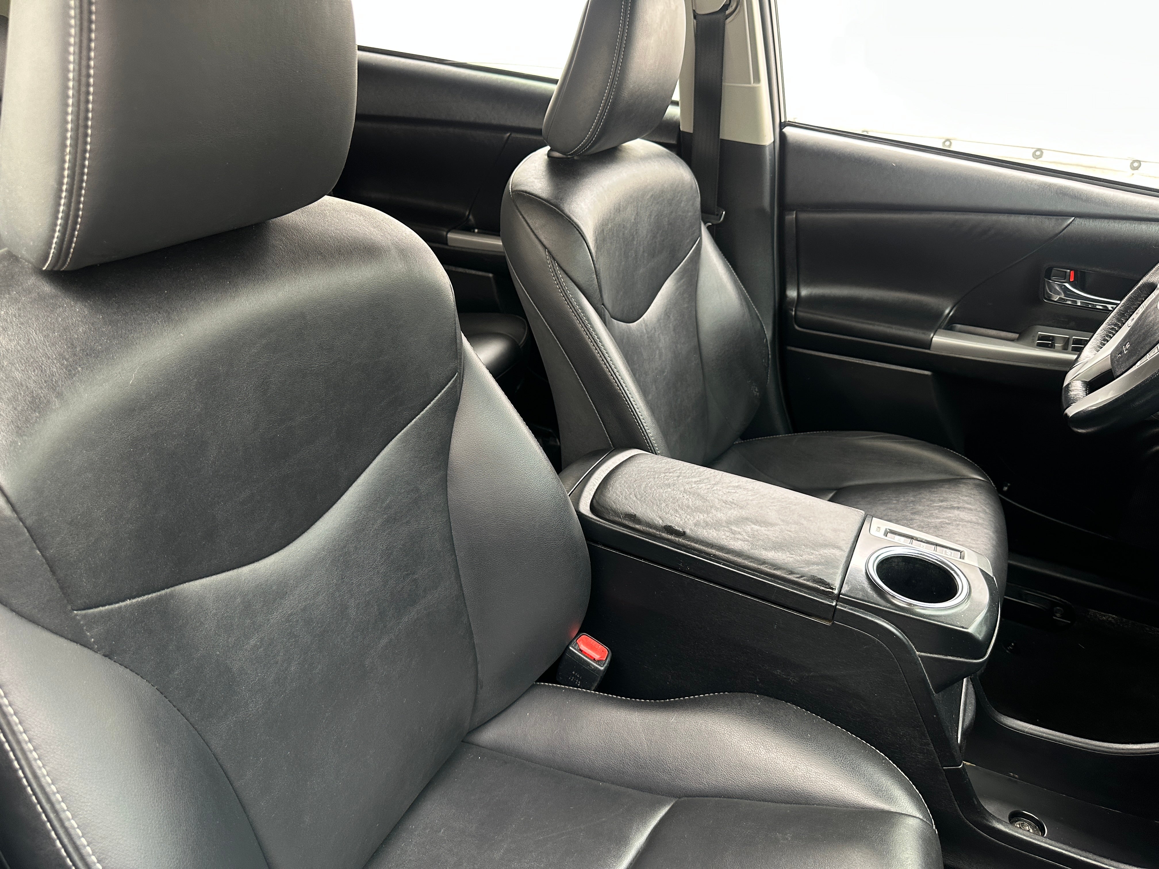 2017 Toyota Prius v