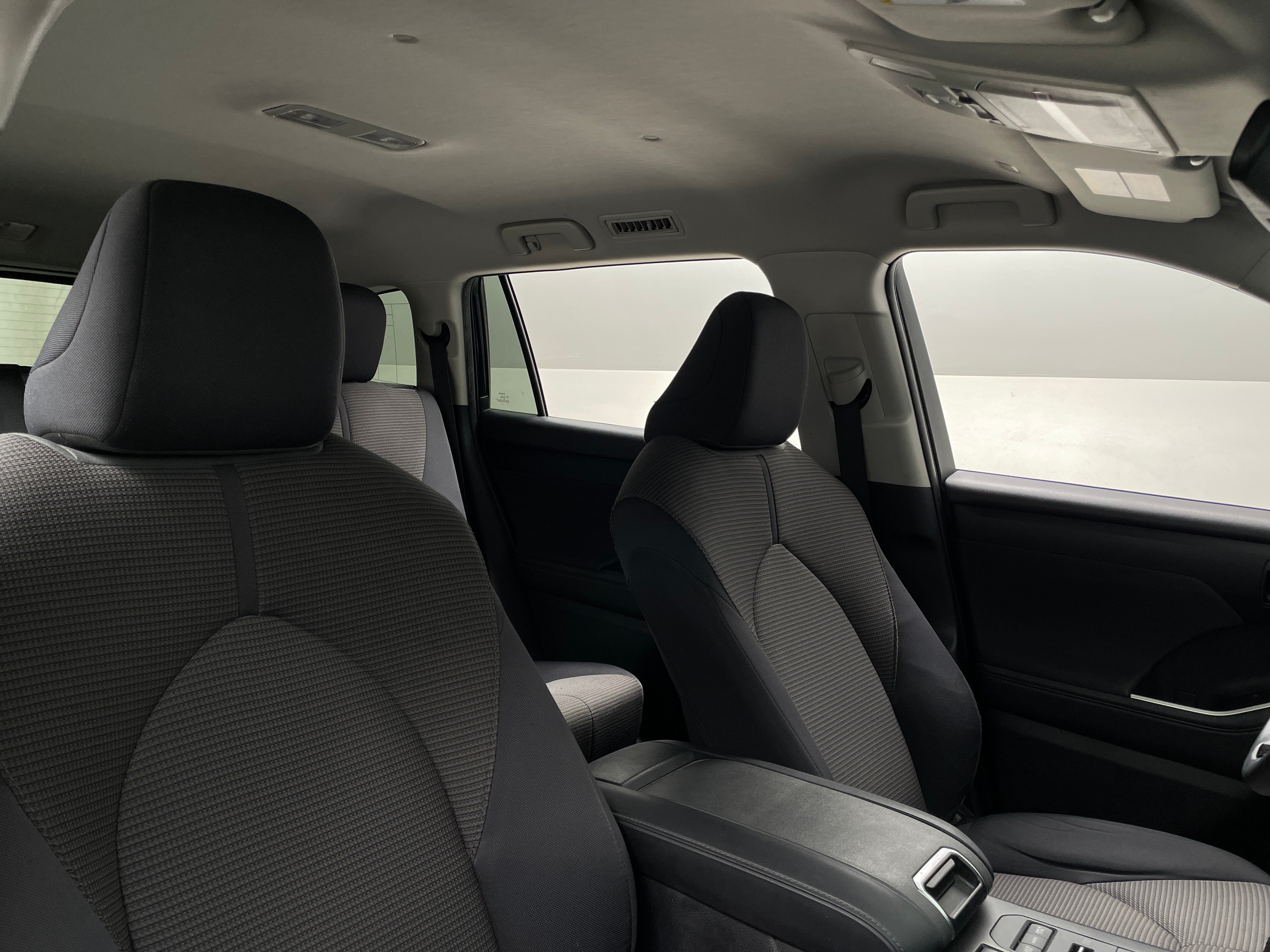 2020 Toyota Highlander LE