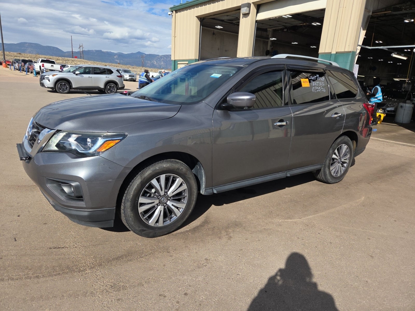 2020 Nissan Pathfinder SL