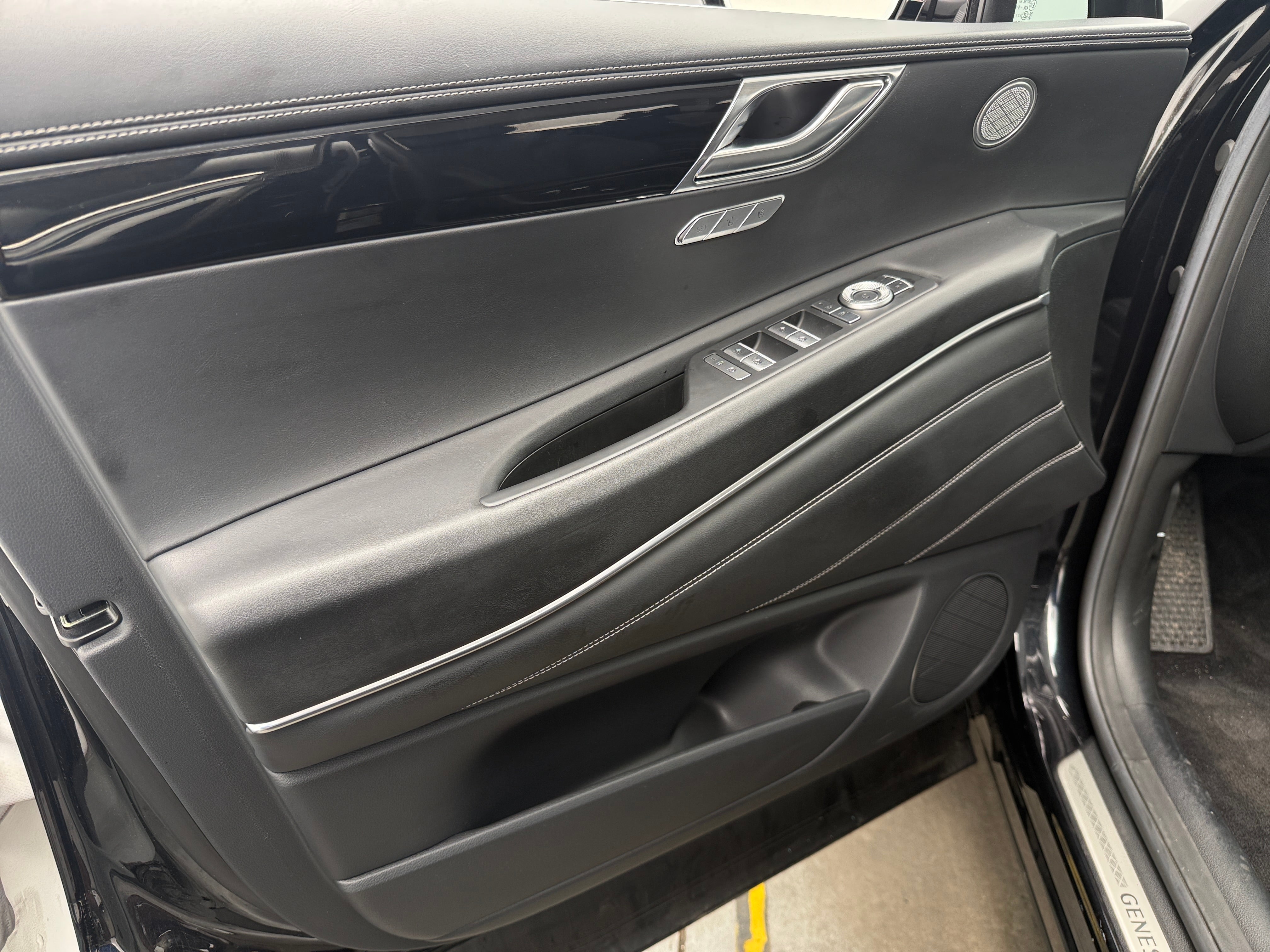 2025 GENESIS GV80