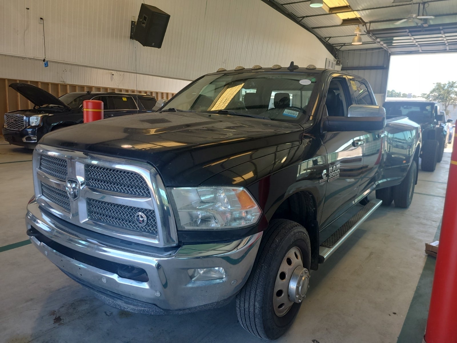 2018 Ram 3500 Lone Star 4x4 Crew Cab 8' Box