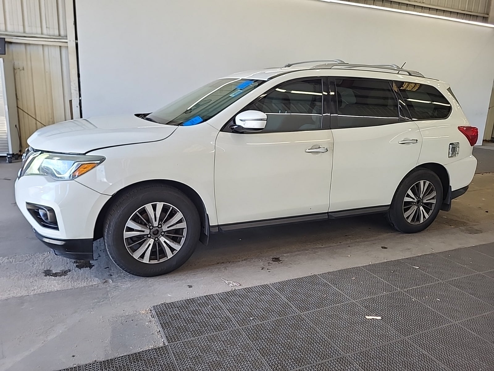 2017 Nissan Pathfinder S