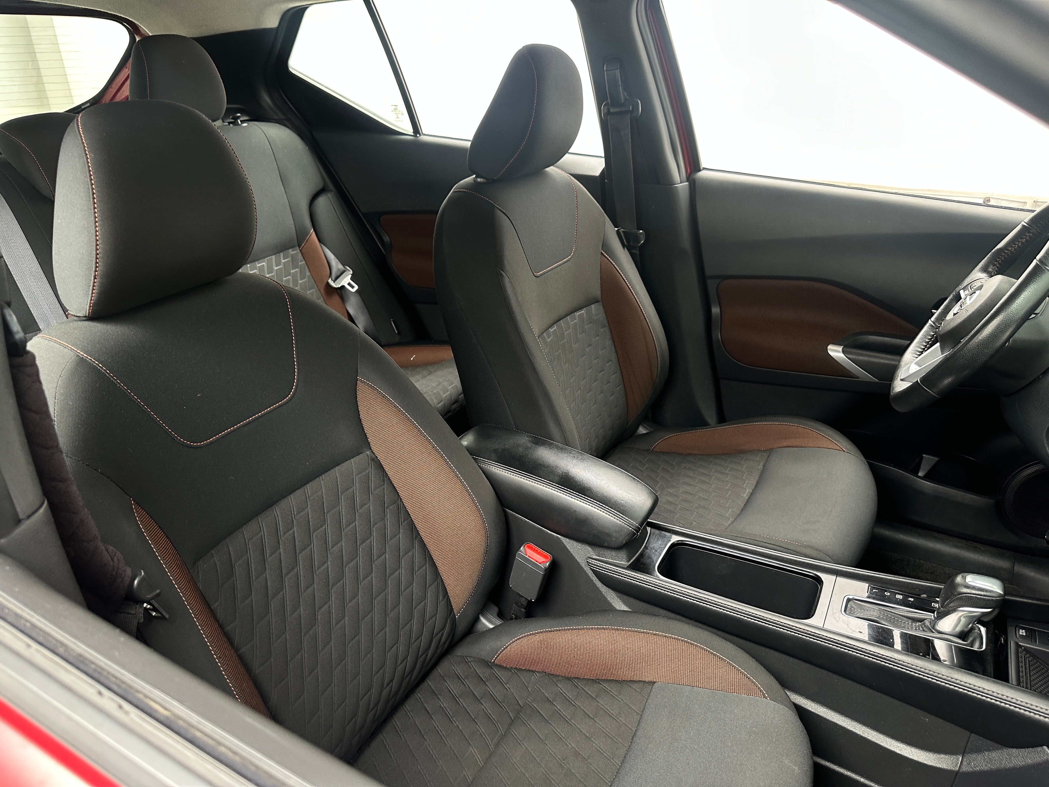 2021 Nissan Kicks SR