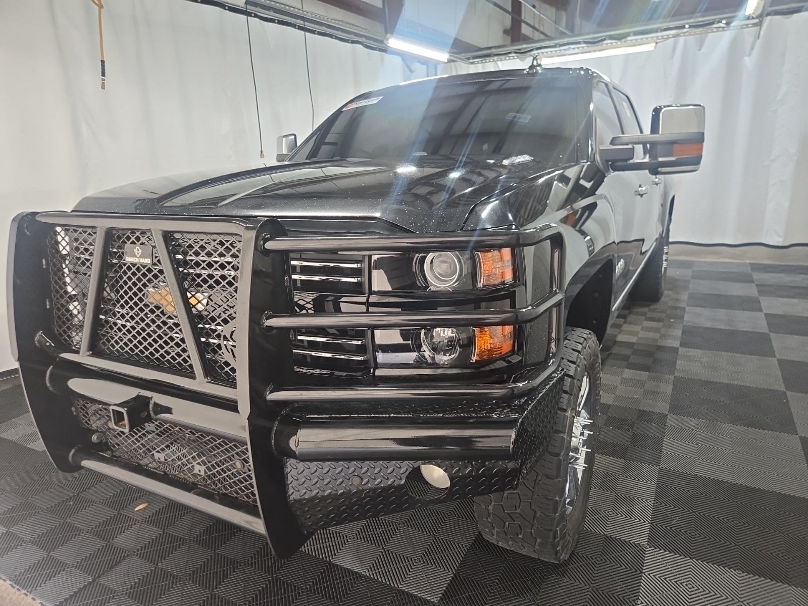 2015 Chevrolet Silverado 2500HD 4WD Crew Cab 153.7" High Country