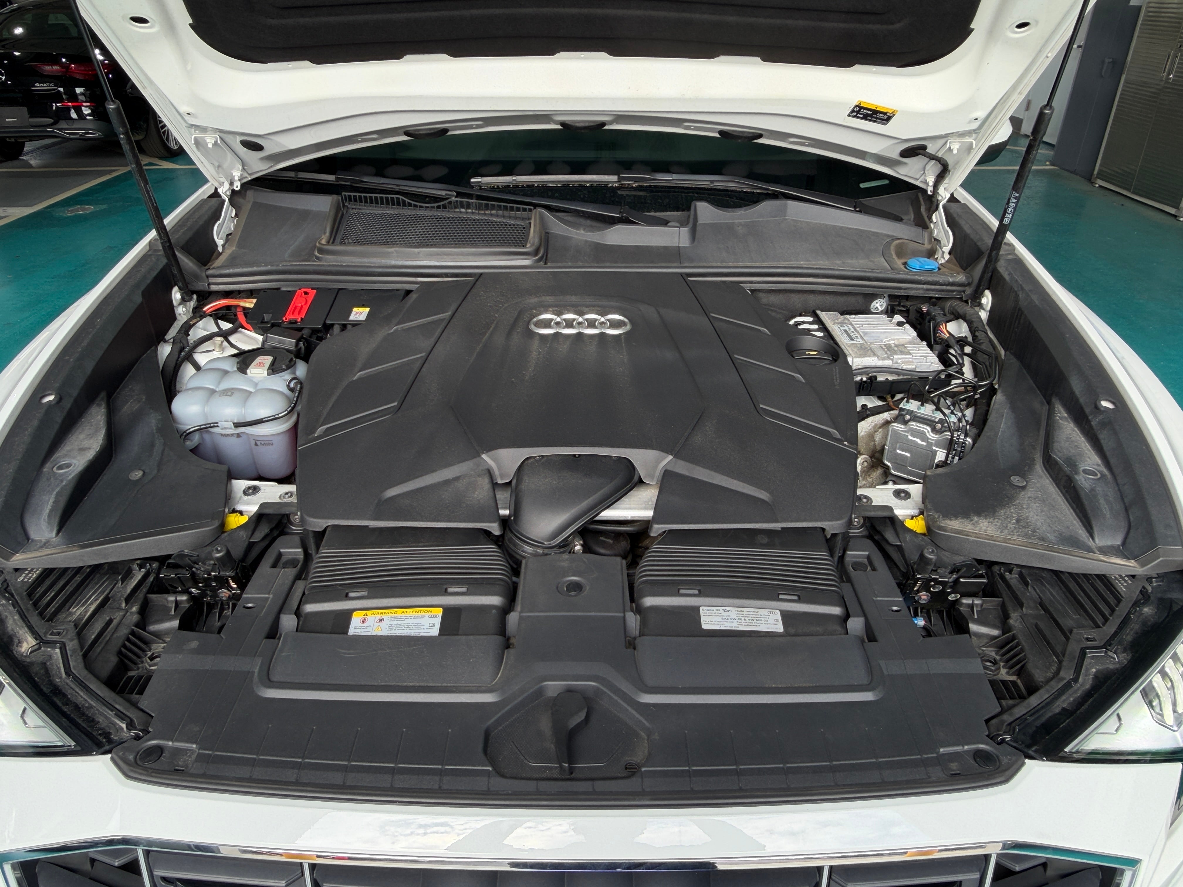2023 Audi Q8 Premium Plus