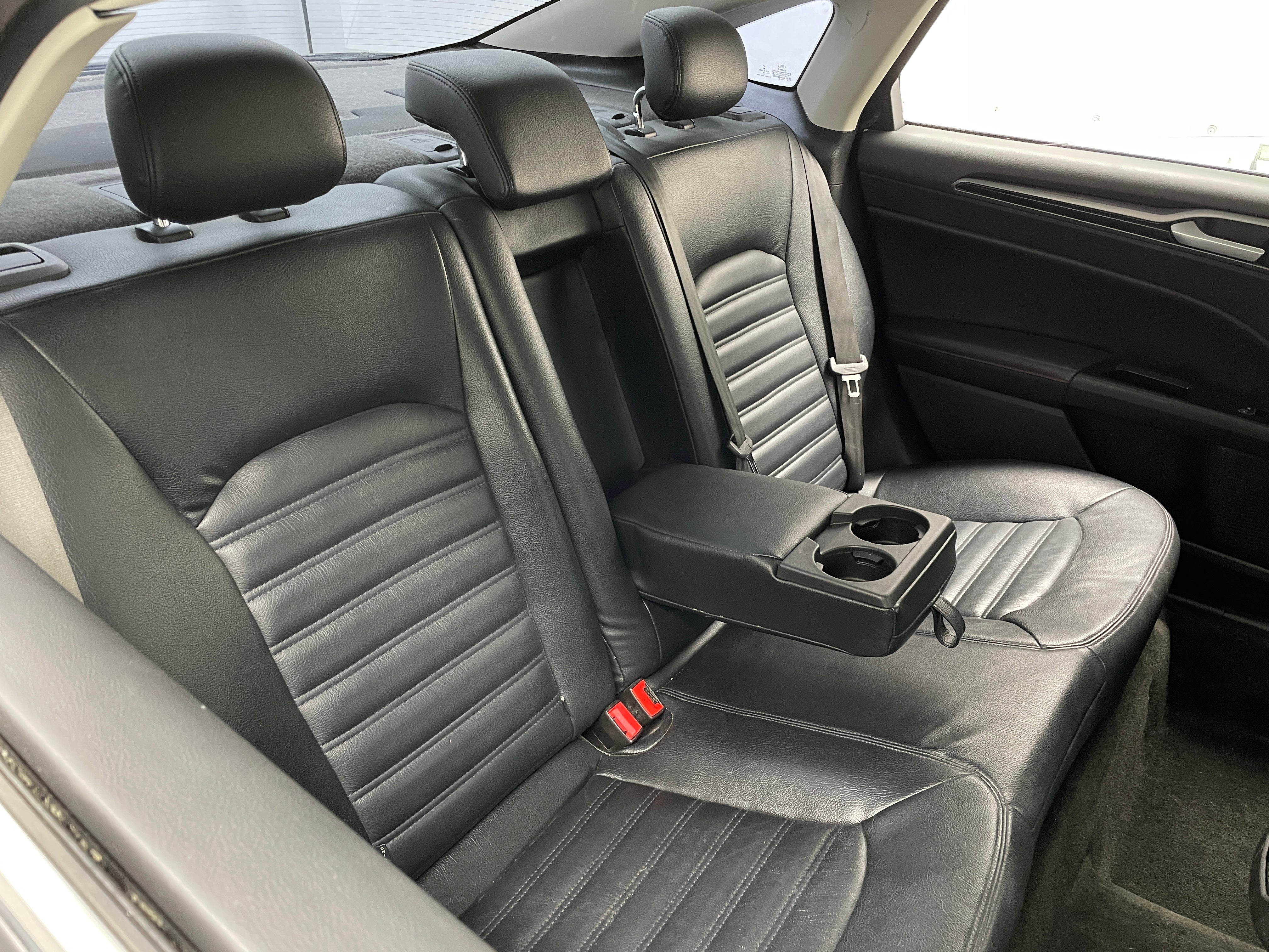 Used 2016 Ford Fusion Hybrid SE with VIN 3FA6P0LU5GR354911 for sale in Pewaukee, WI