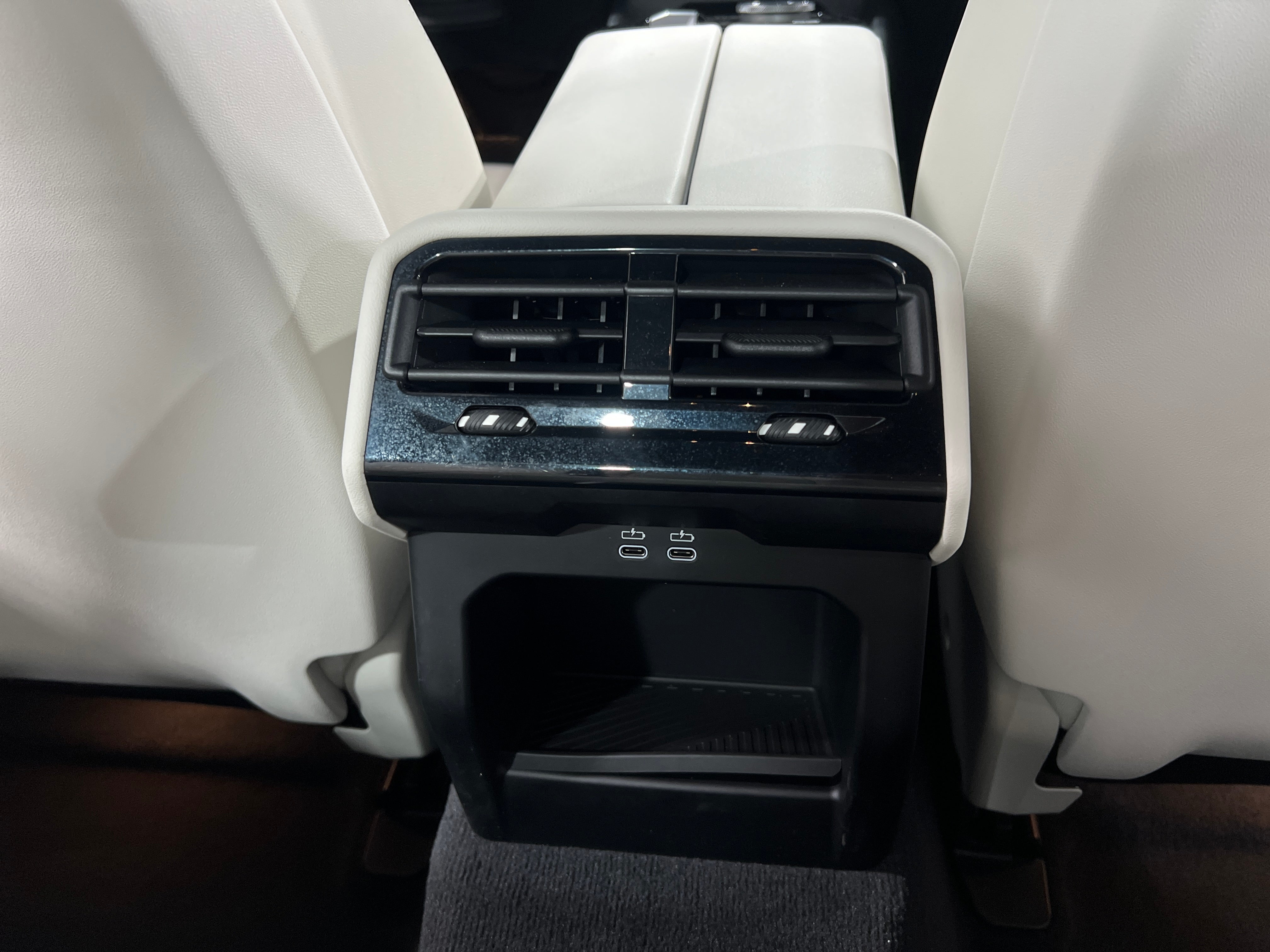 2024 BMW 5 Series 530i