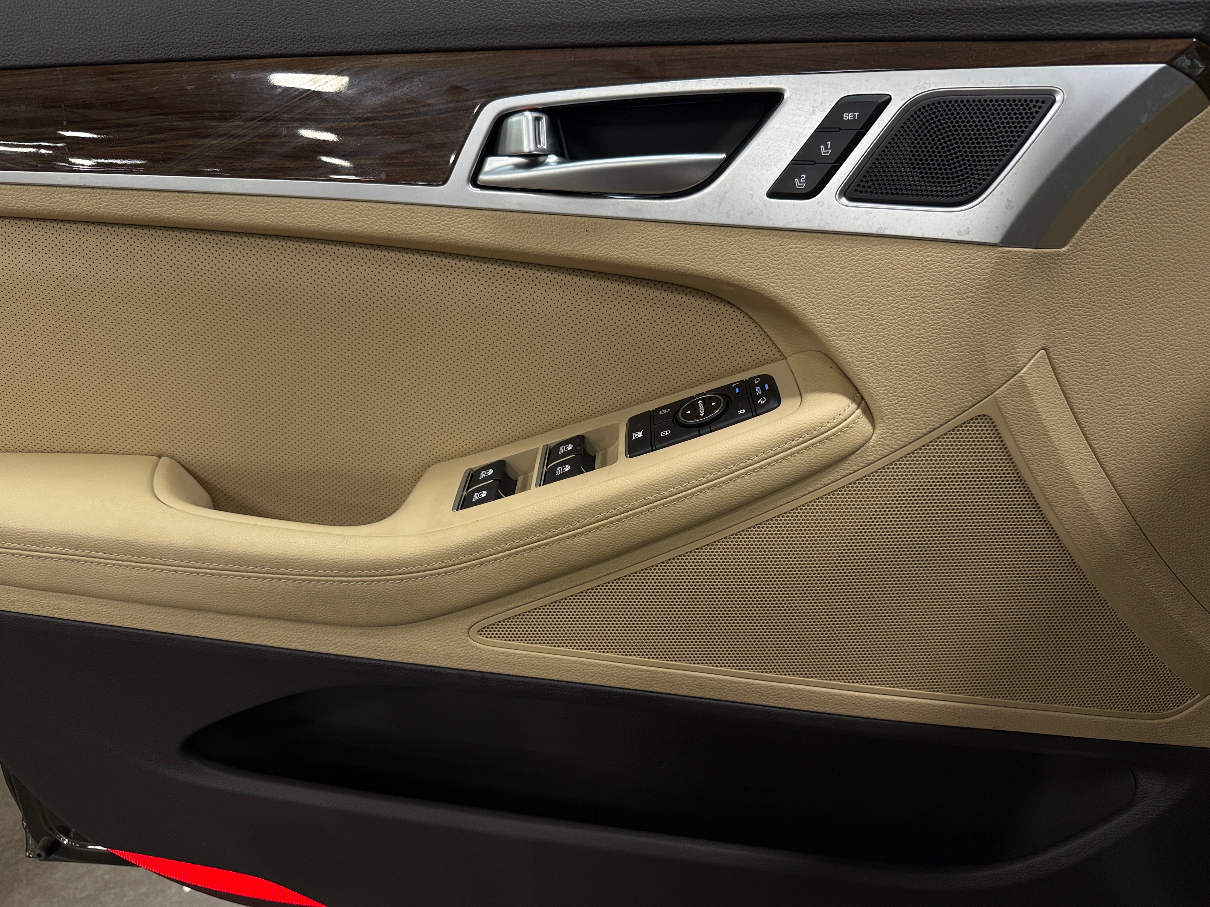 2019 GENESIS G80 Base