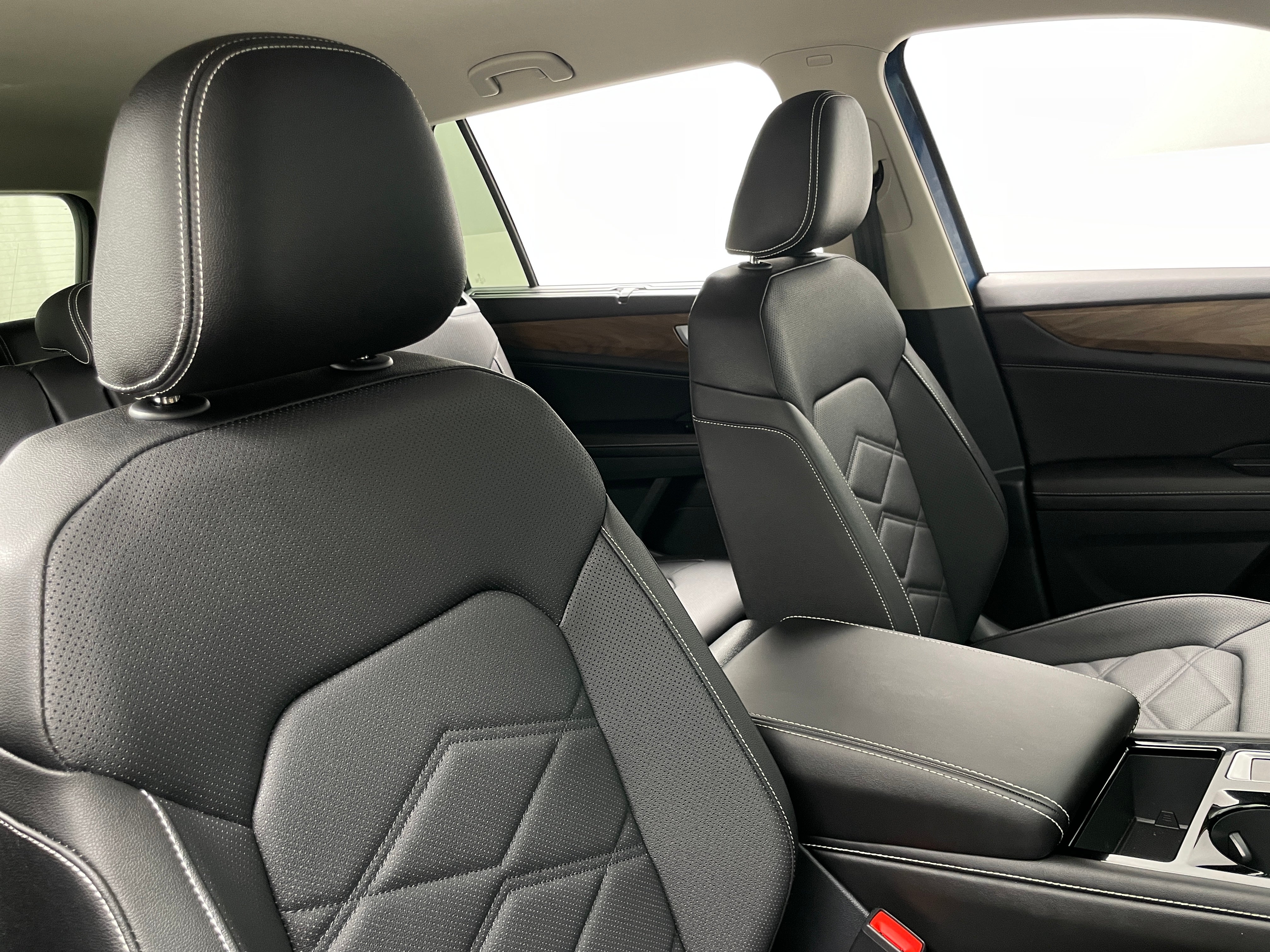 2026 Volkswagen Atlas SE w/Tech