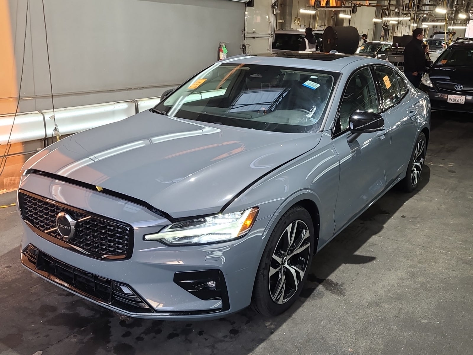 2024 Volvo S60 Core Dark Theme