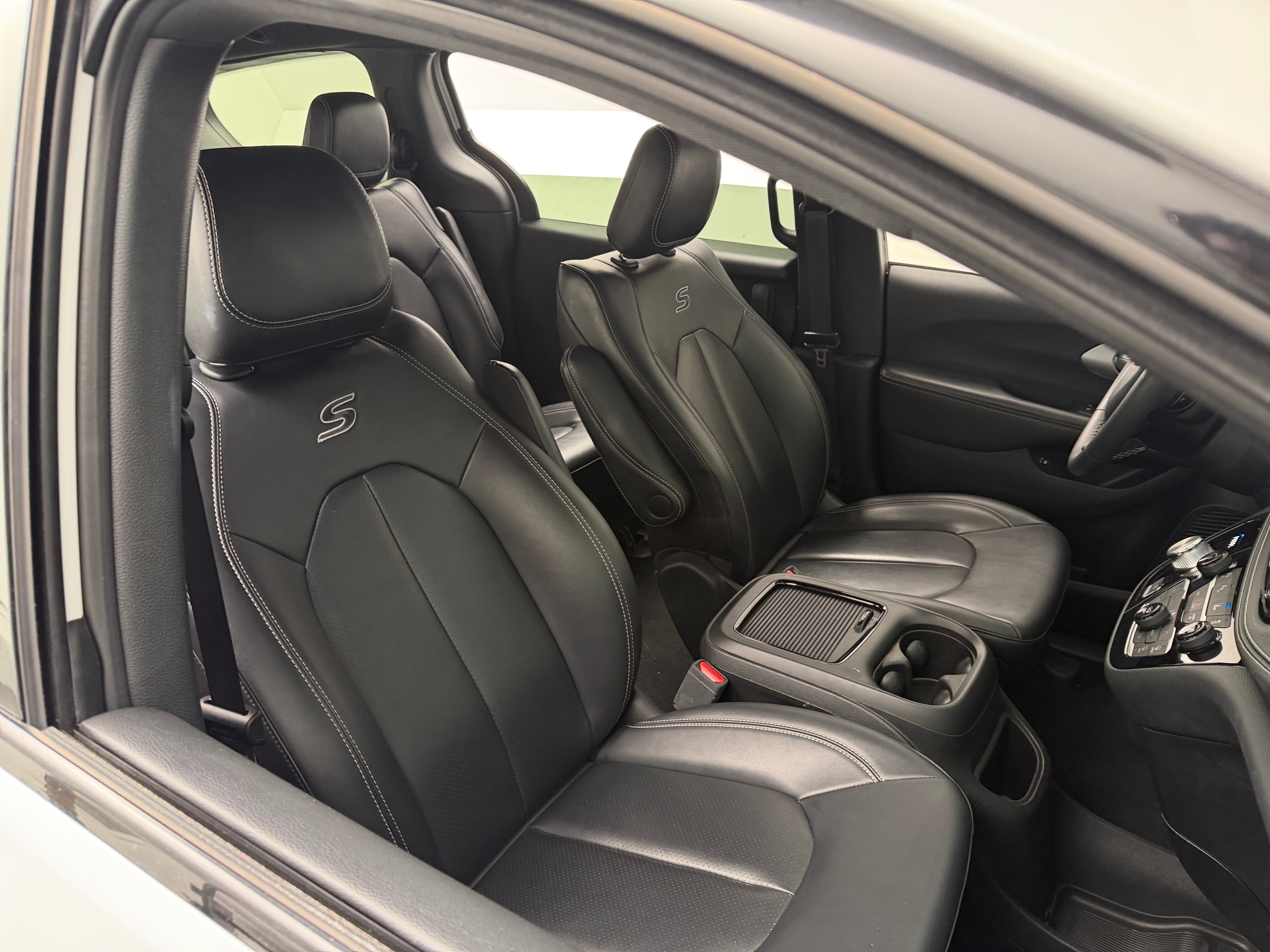 2024 Chrysler Pacifica PHEV