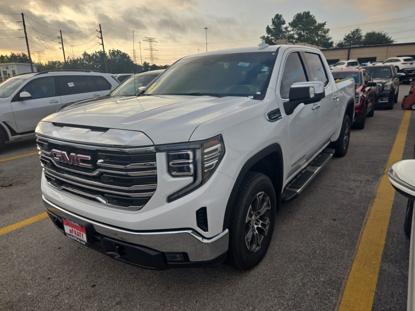 2026 GMC Sierra 1500 4WD Crew Cab 147" SLT