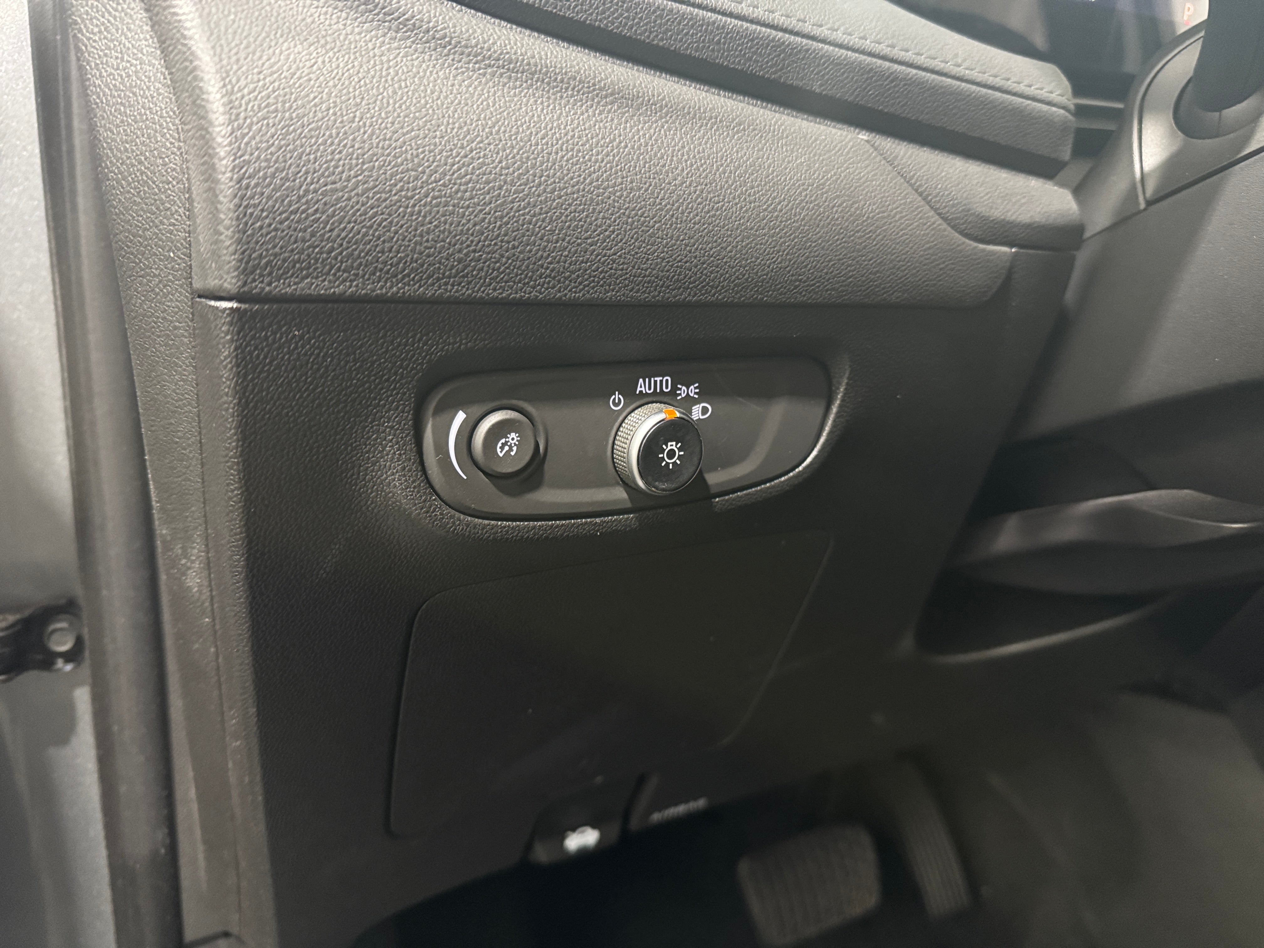 2025 Buick Encore GX Preferred - Photo 10