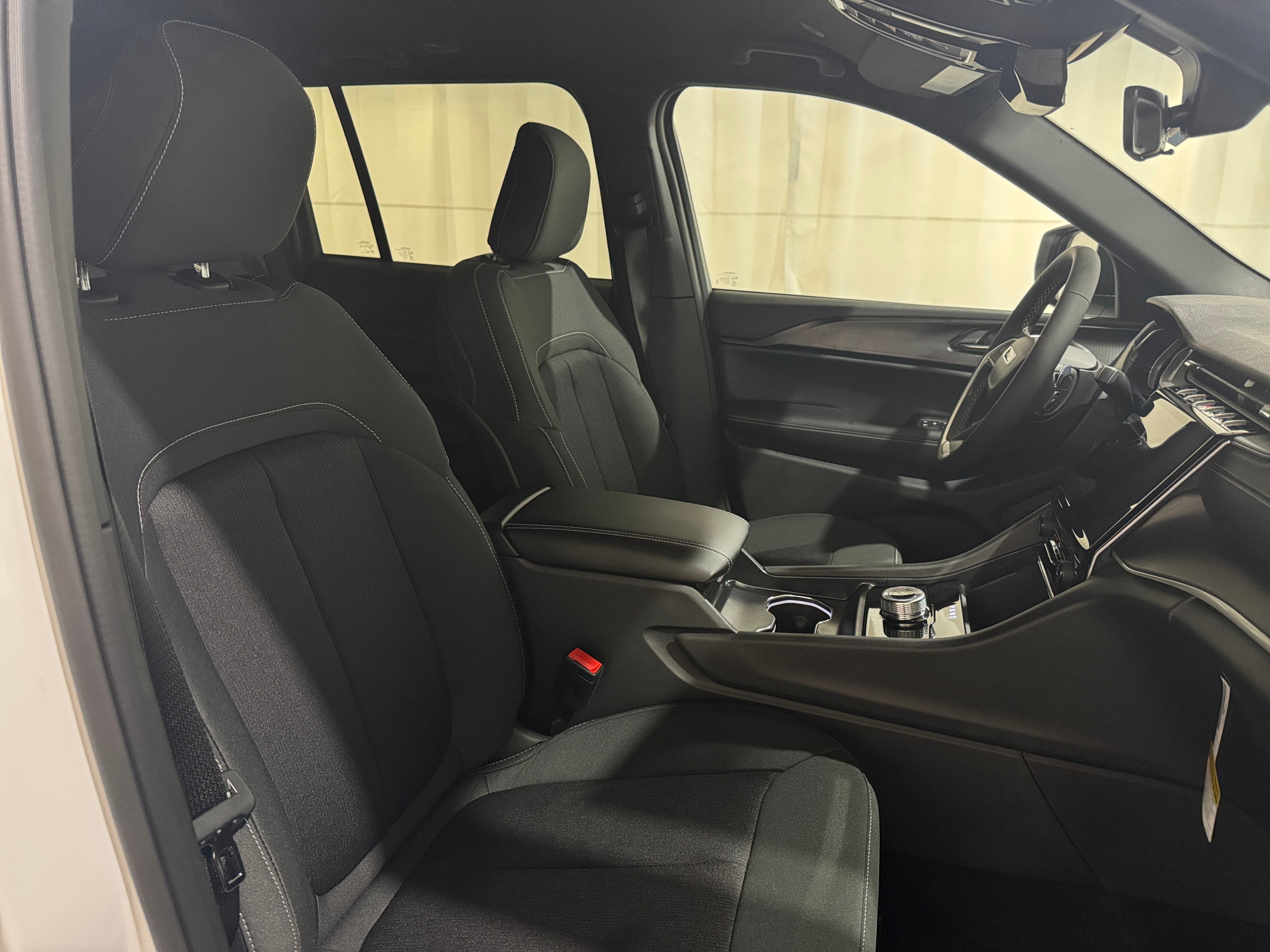 2027 Jeep Grand Cherokee