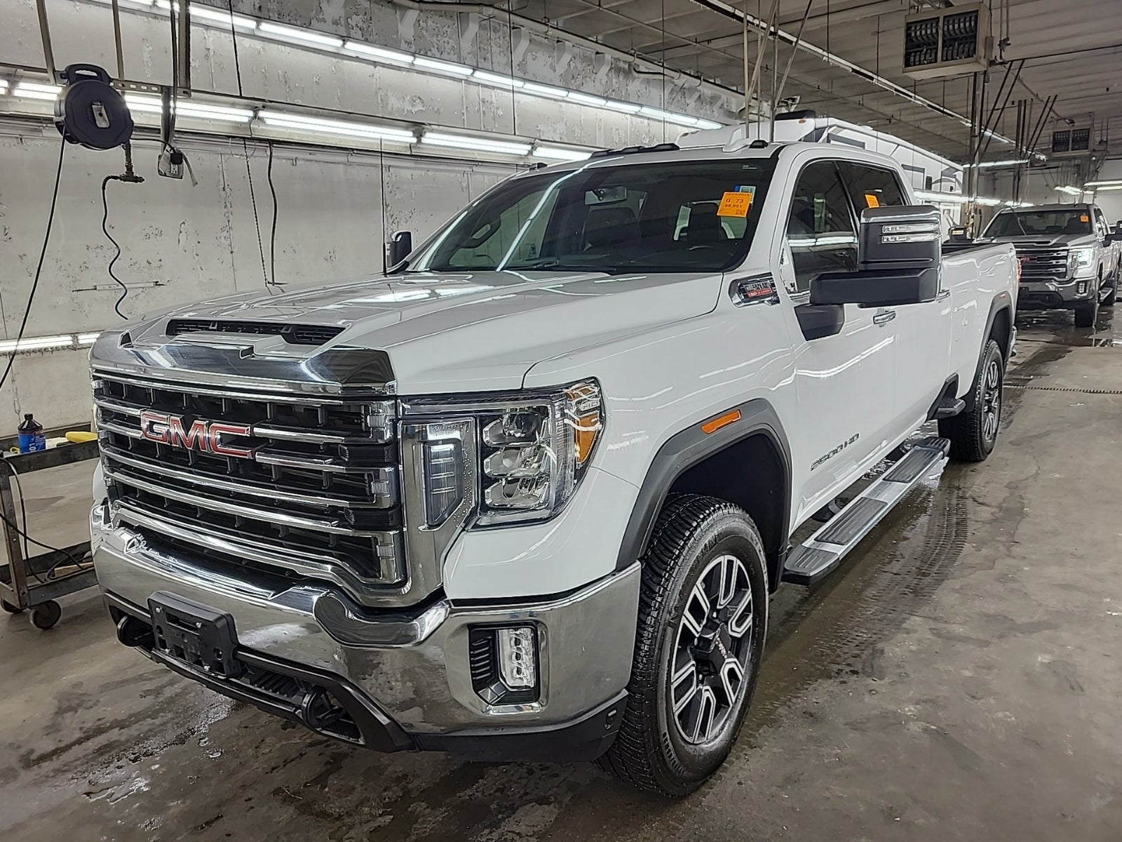 2023 GMC Sierra 2500HD 4WD Crew Cab 172" SLT