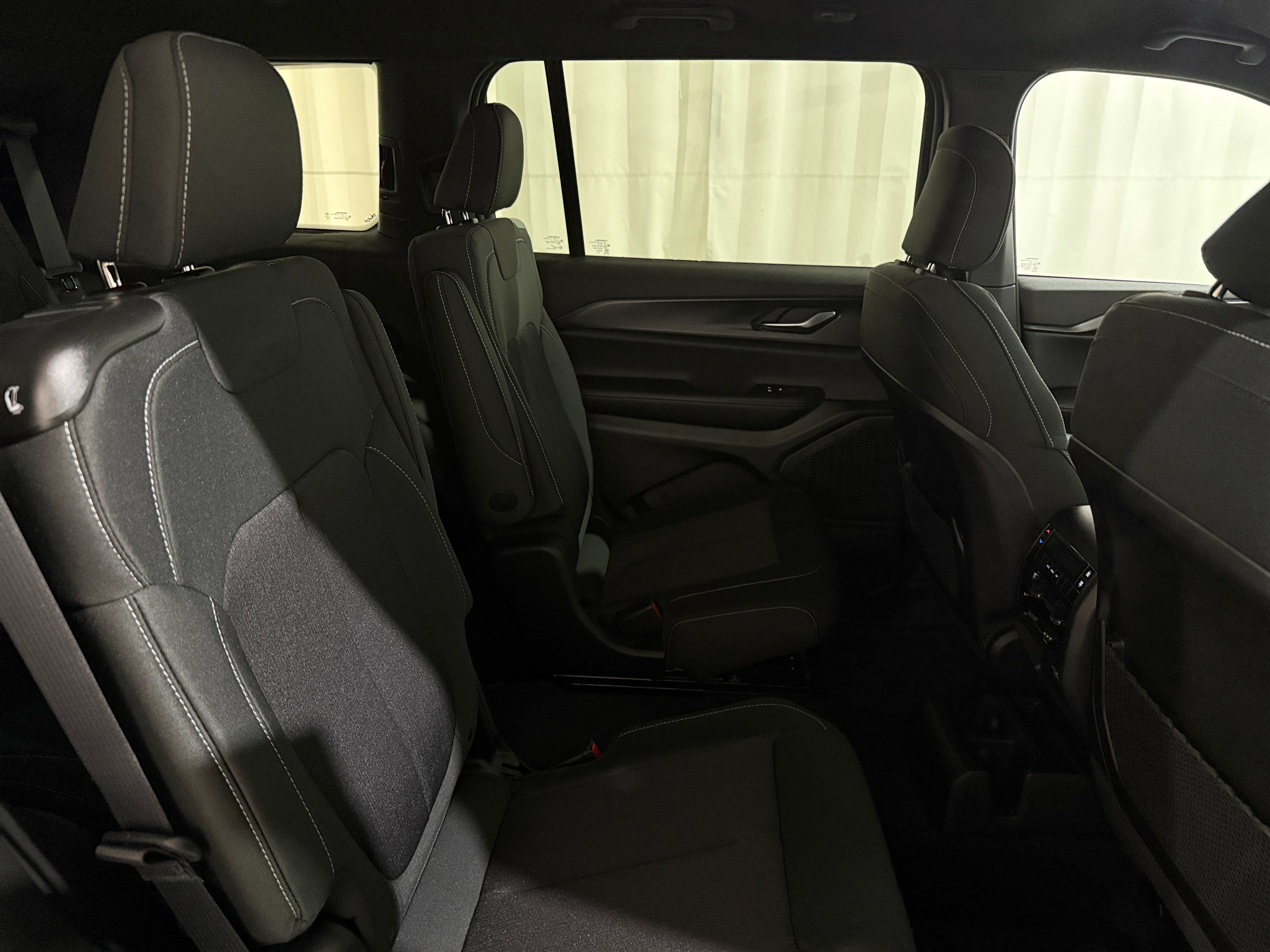 2027 Jeep Grand Cherokee L
