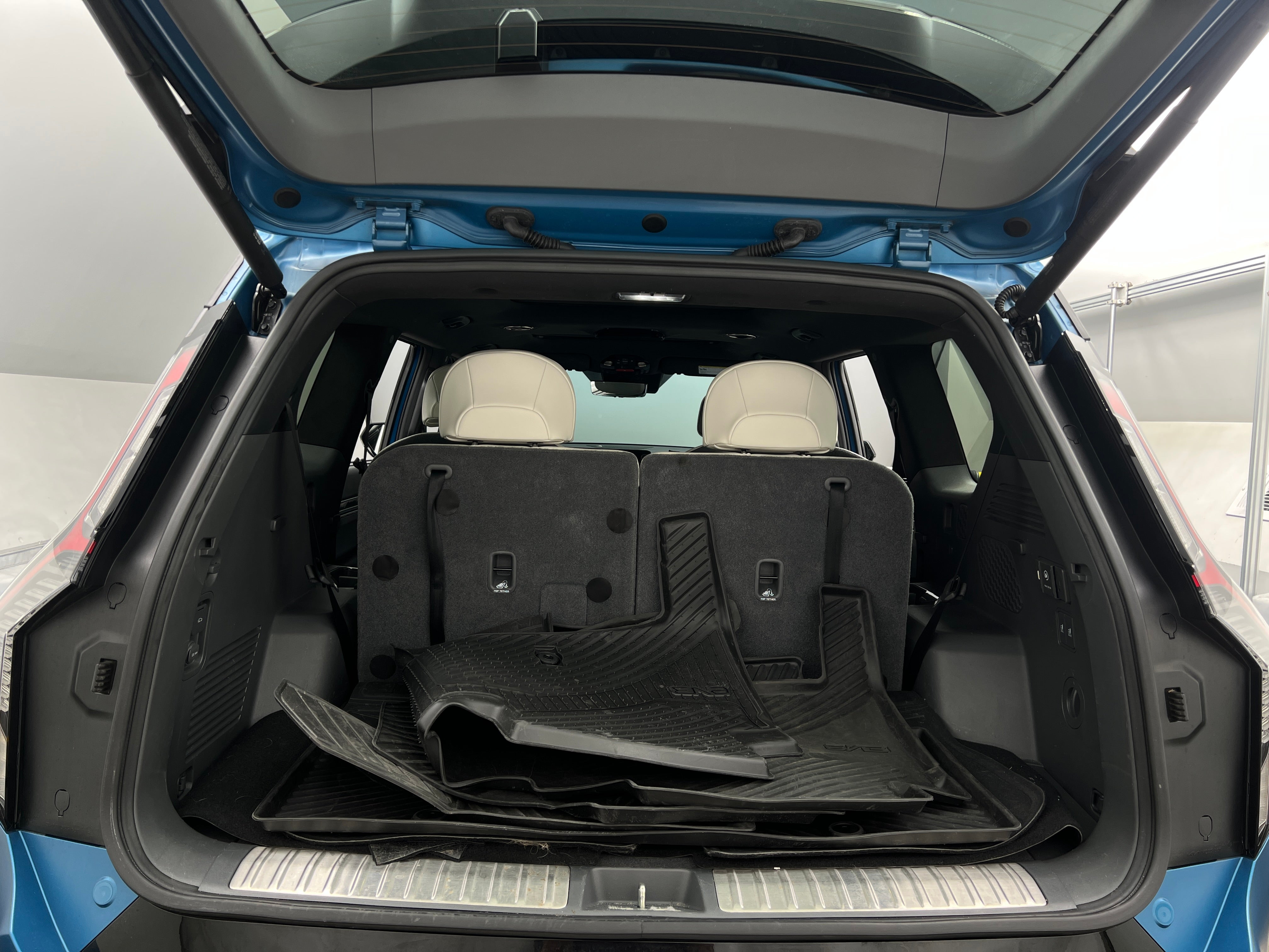 Used 2024 Kia EV9 GT-Line with VIN KNDAEFS56R6050770 for sale in Auburn, WA