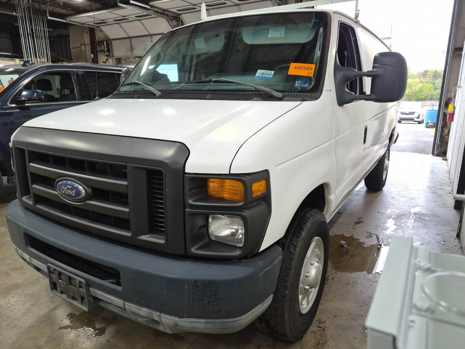 2011 Ford E-350 Super Duty Commercial