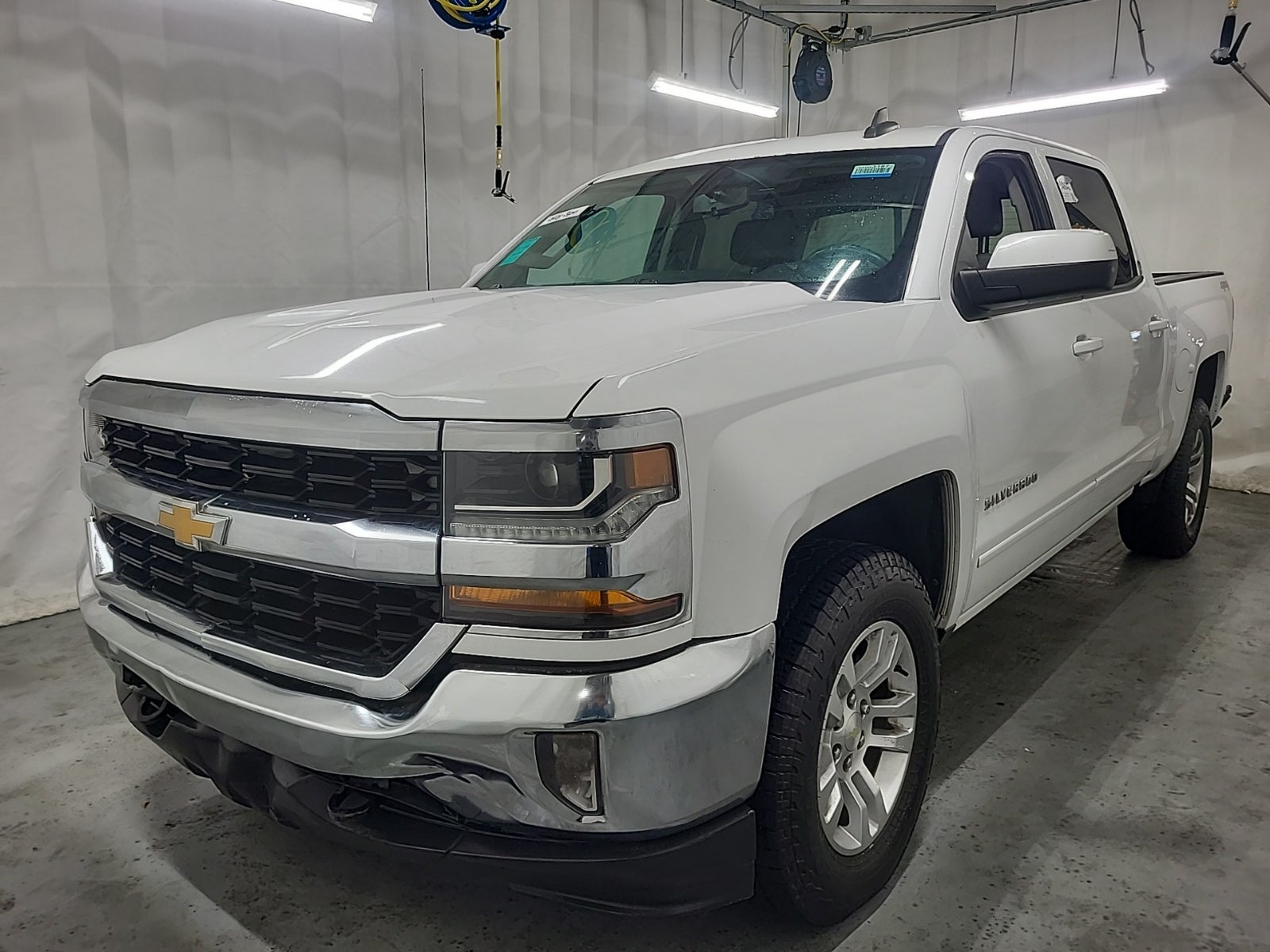 2017 Chevrolet Silverado 1500 4WD Crew Cab 143.5" LT W/1lt