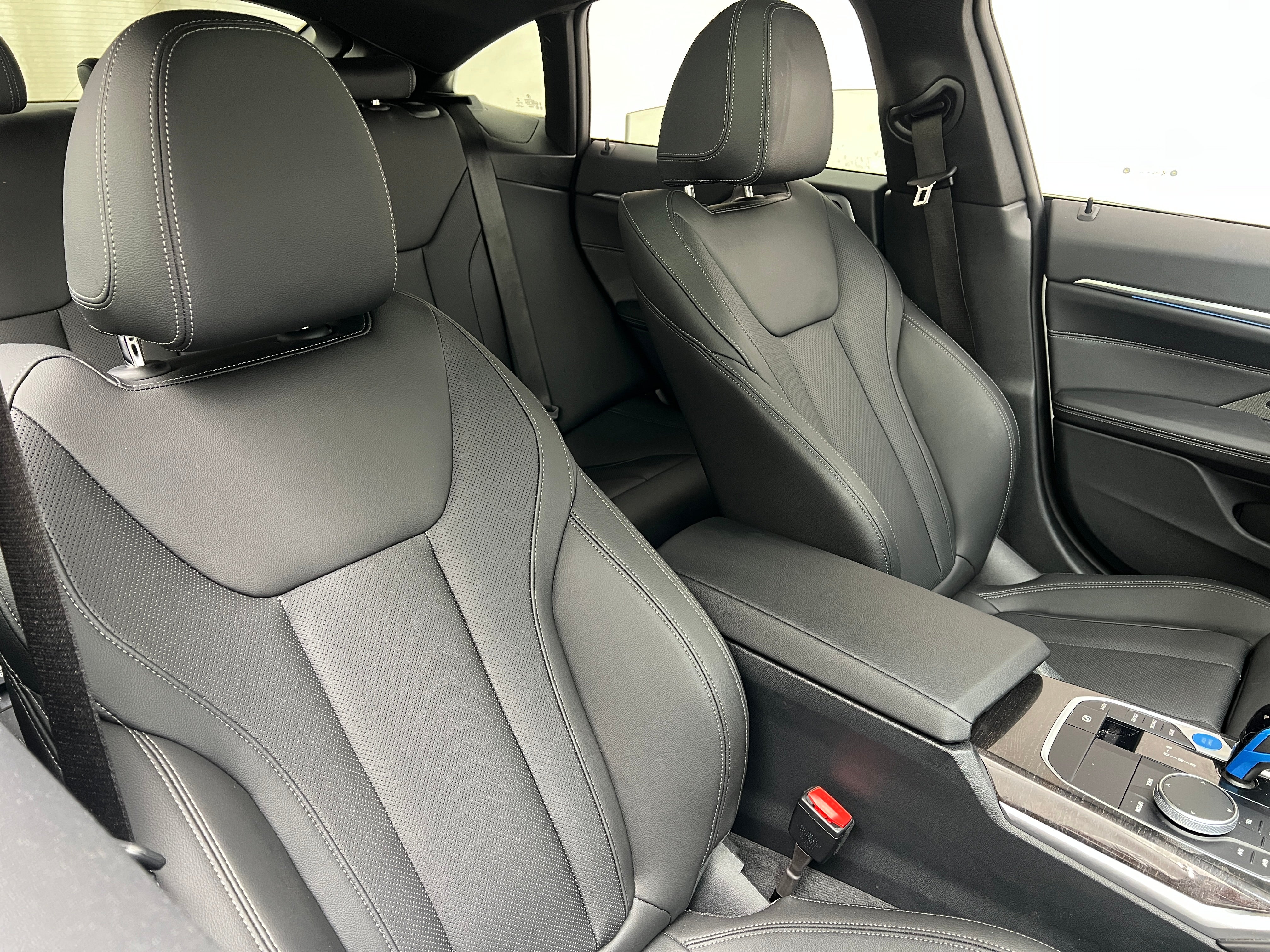 2022 BMW i4