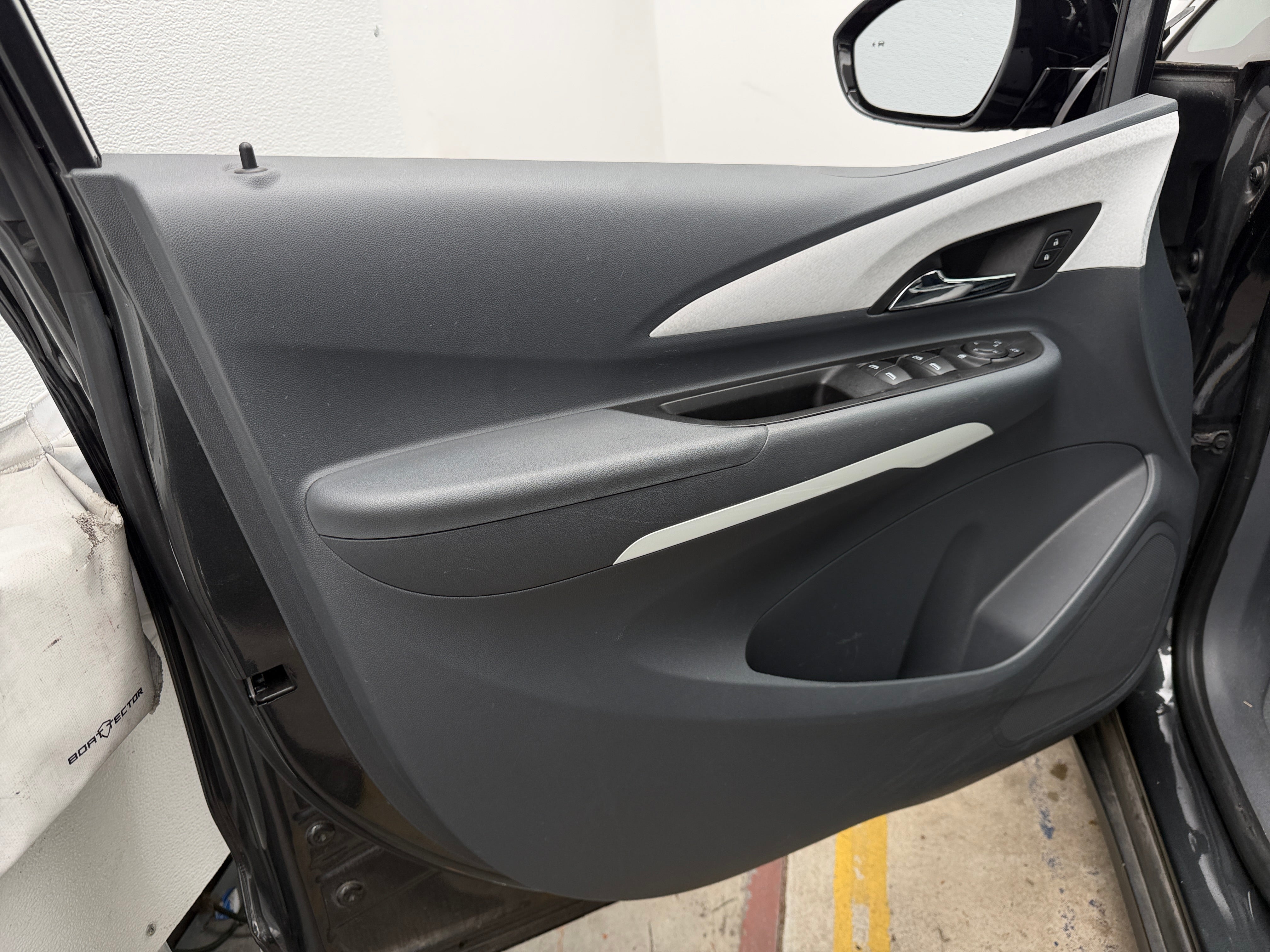 Used 2021 Chevrolet Bolt EV LT with VIN 1G1FY6S07M4111624 for sale in Auburn, WA