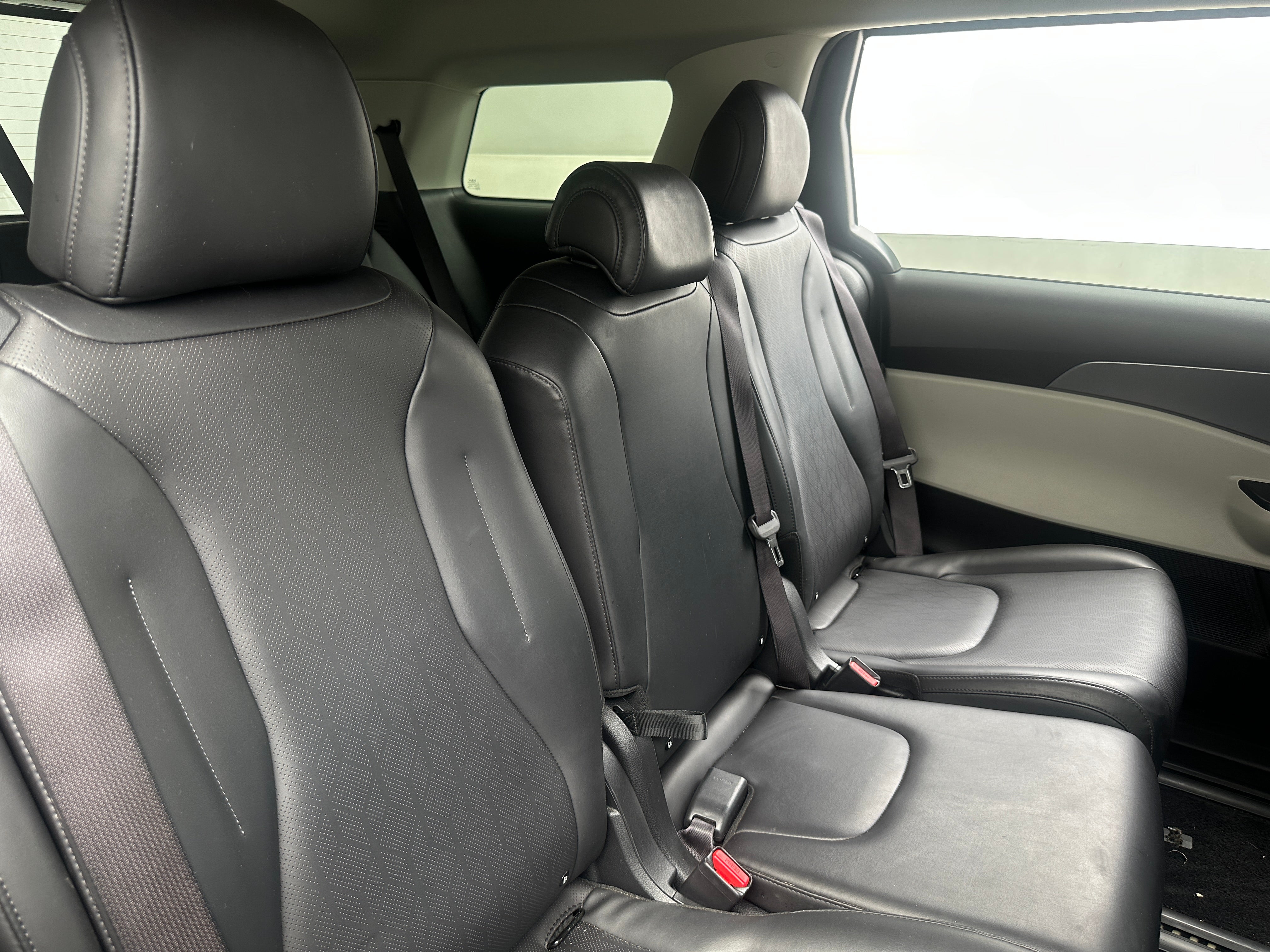 2024 Kia Carnival LX Seat Pkg
