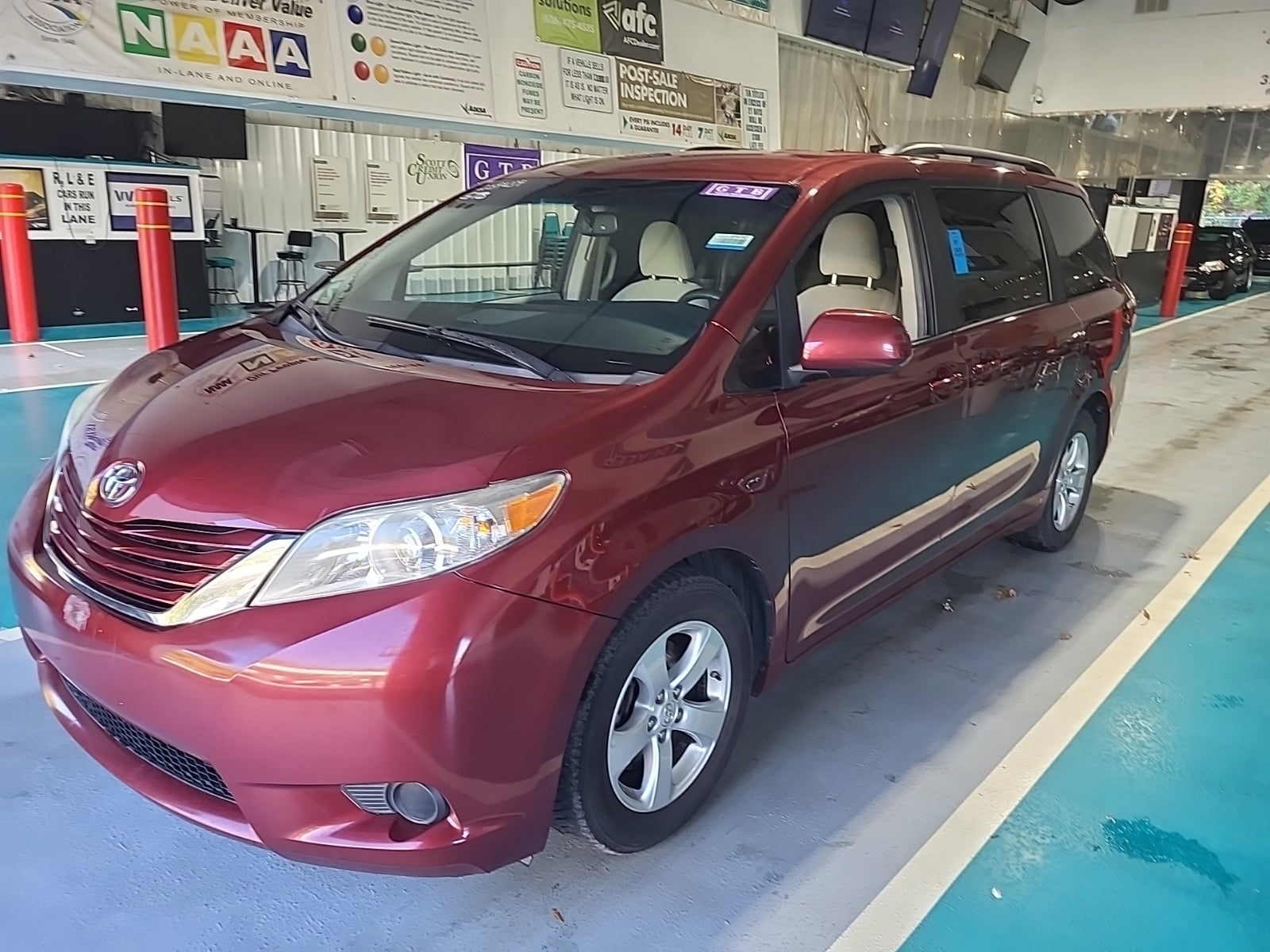 2017 Toyota Sienna LE