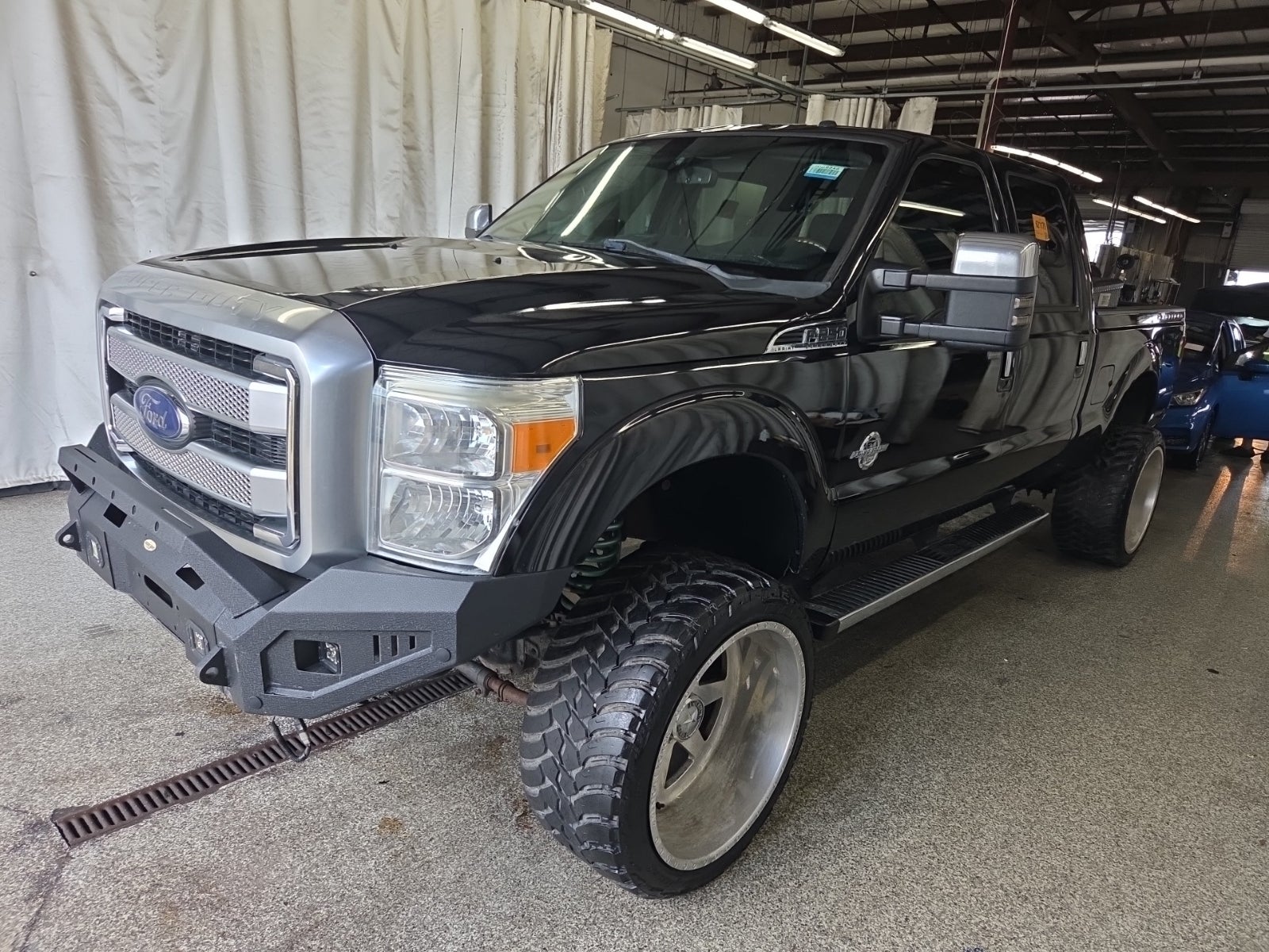 2015 Ford F-250 4WD Crew Cab 156" Lariat